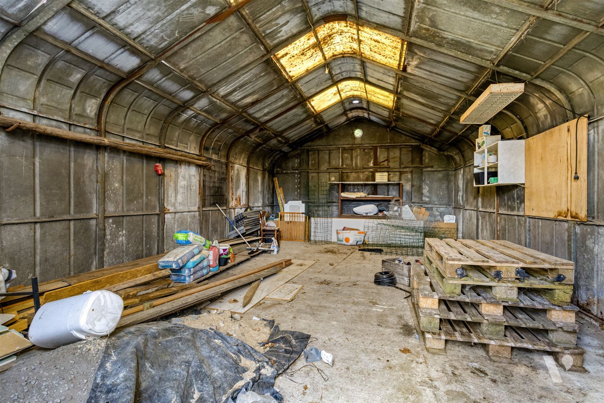 Prachtig gerenoveerde woning (279m²) met zwemvijver foto 33