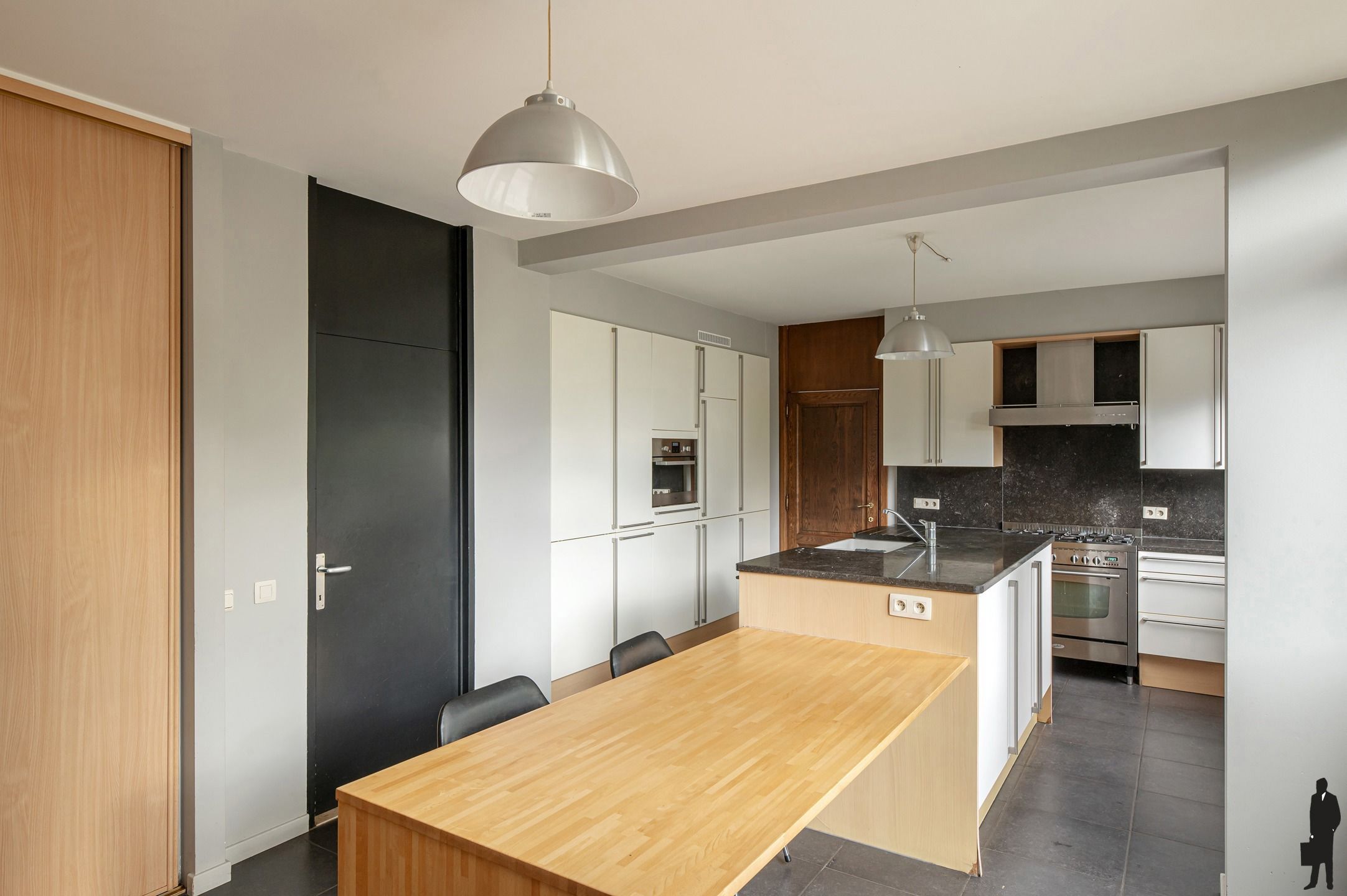 Voormalige dokterswoning in het centrum van Stabroek! foto 8