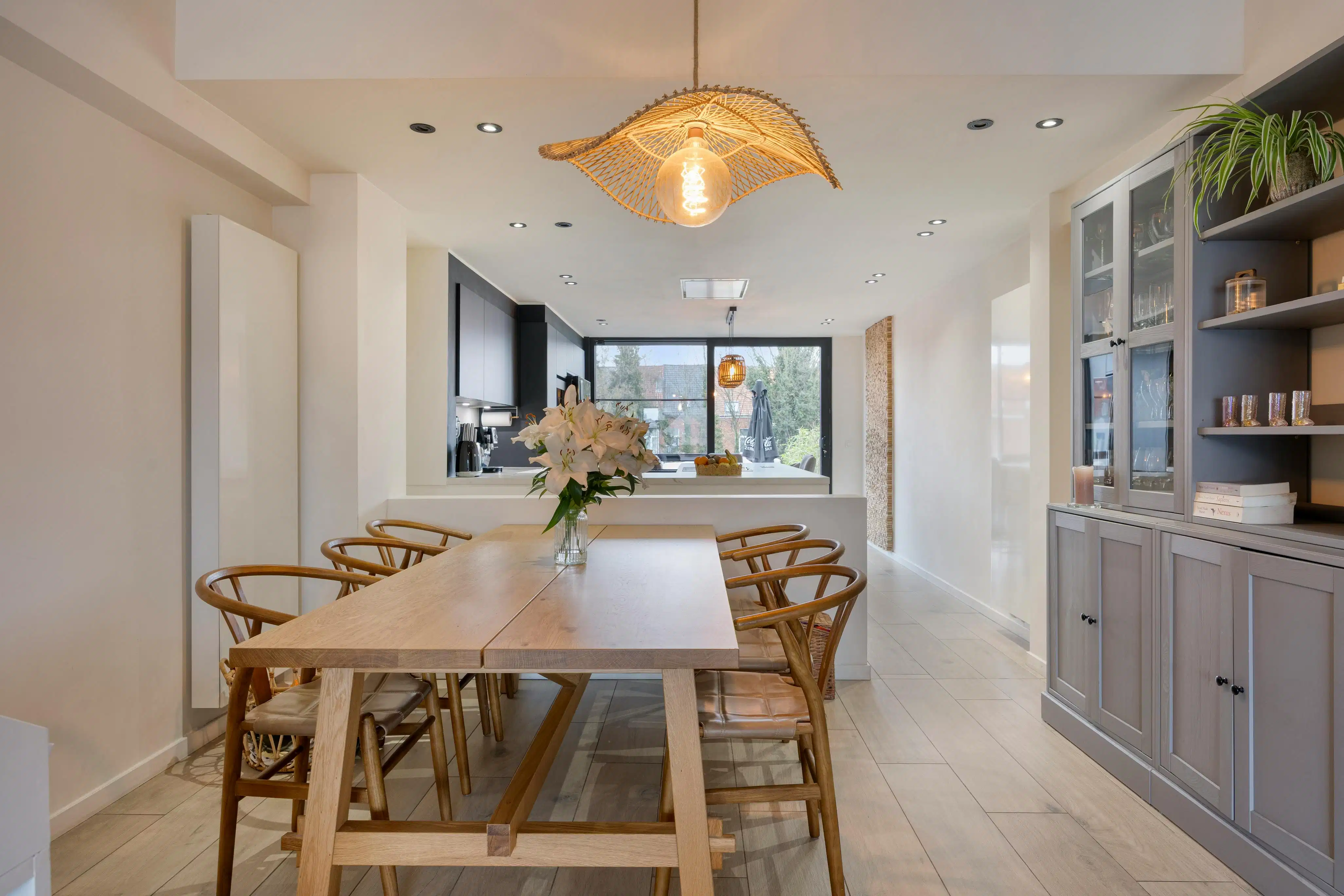 Stijlvol en praktisch gerenoveerd huis met garageopties  foto 5