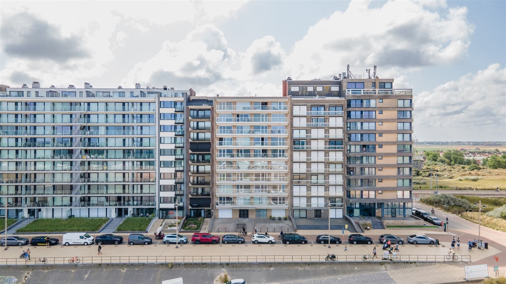 gerenoveerd appartement met zee en duinzicht foto 3