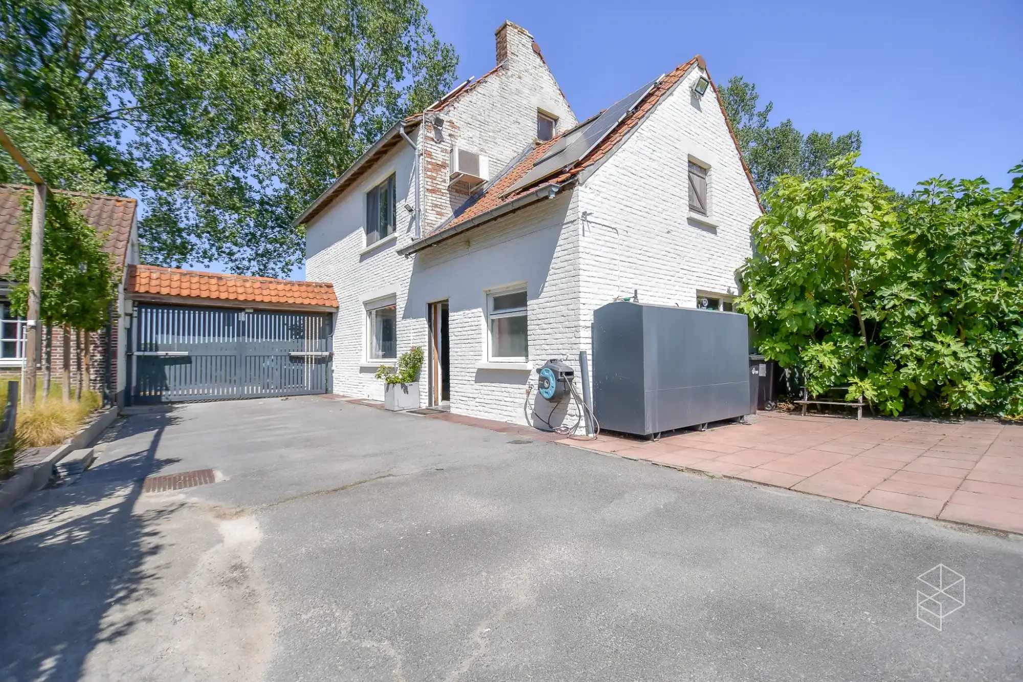 Landhuis met zwembad, bijgebouw en weide op 10&nbsp;570 m² foto 24