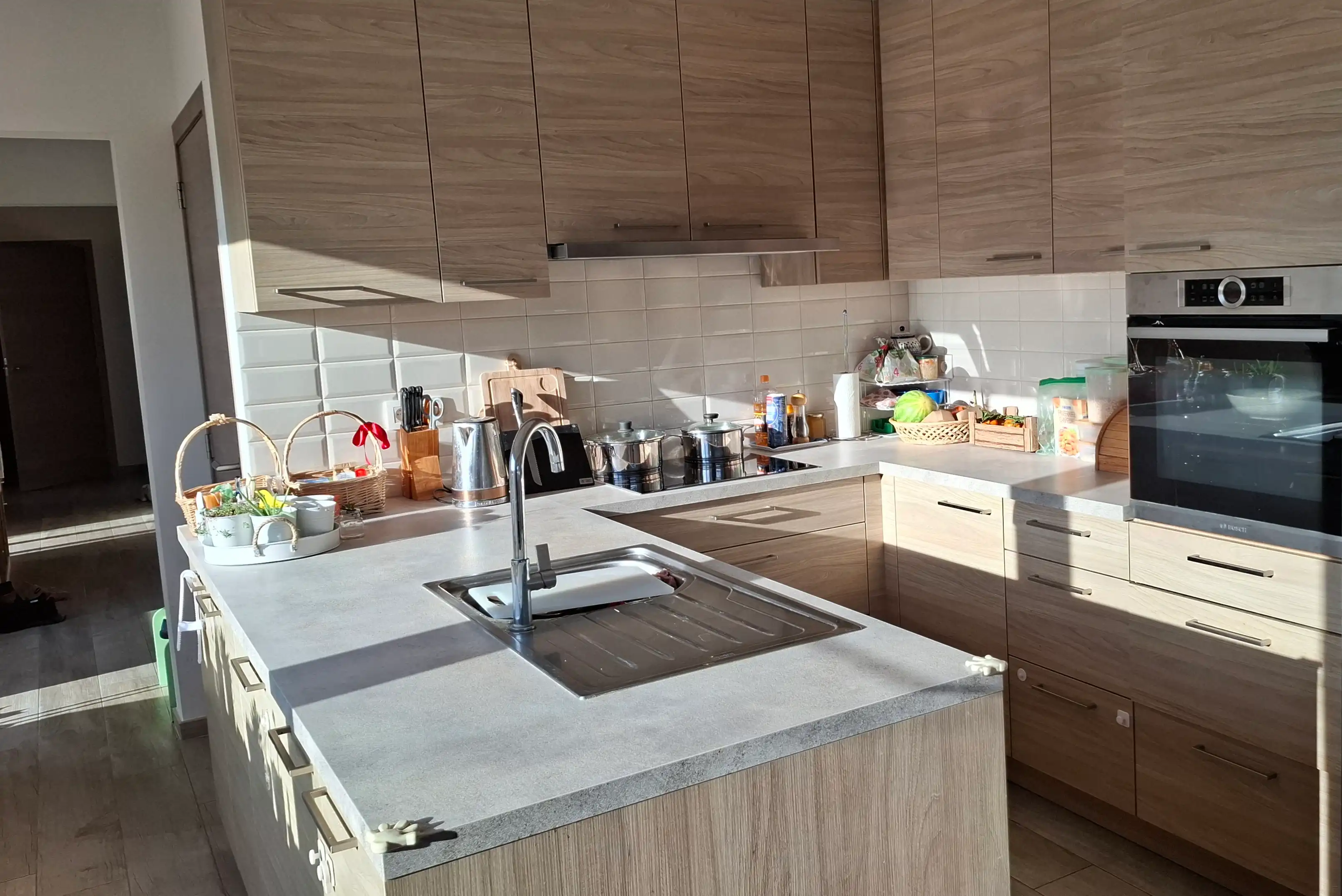 TE KOOP! Jouw instapklaar droomhuis met 5 slaapkamers en een royaal perceel van bijna 28 are in Heusden-Zolder! foto 2