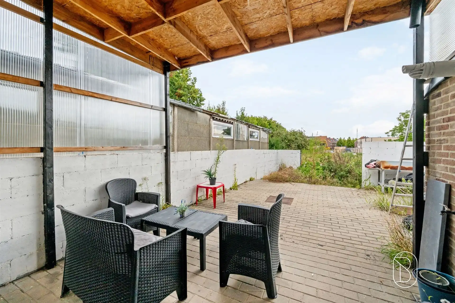 Rustig gelegen woning met aangename tuin foto 2