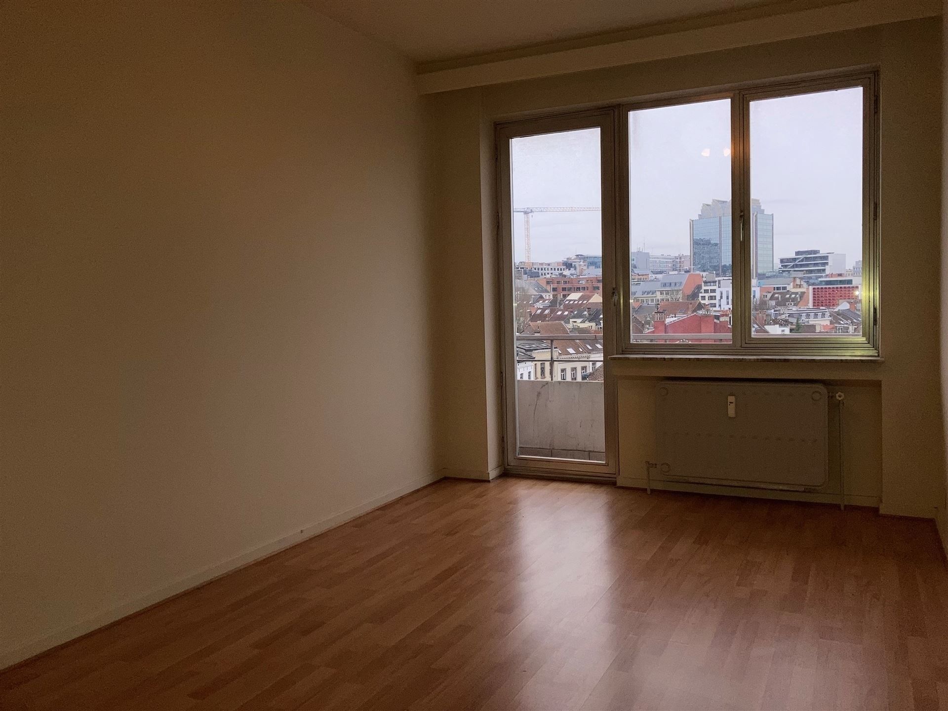 Mooi gemeubeld appartement op de 8de verdieping met een prachtig zicht op de Square foto 6