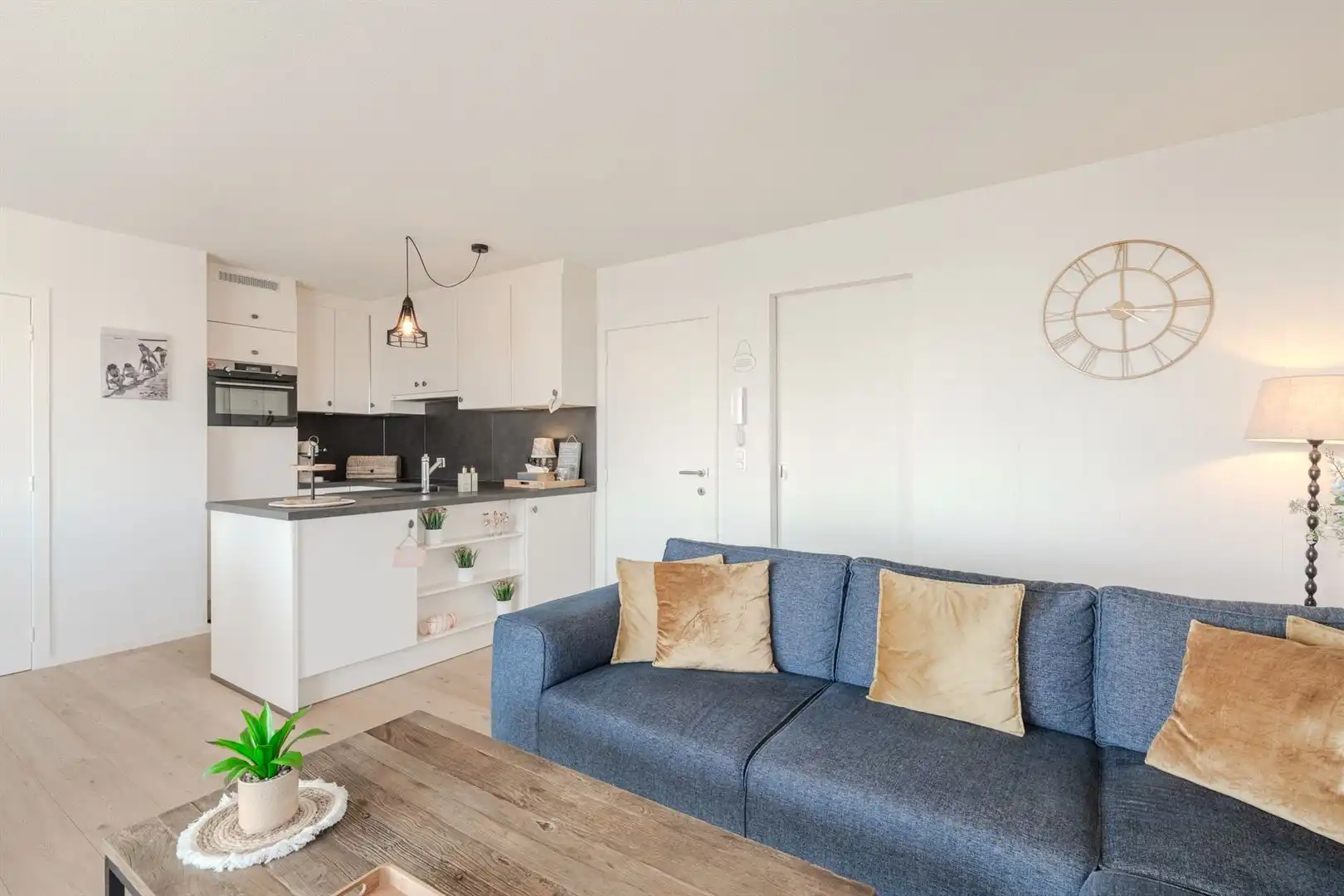 Uniek afgewerkt appartement zongericht in perfecte staat foto 13
