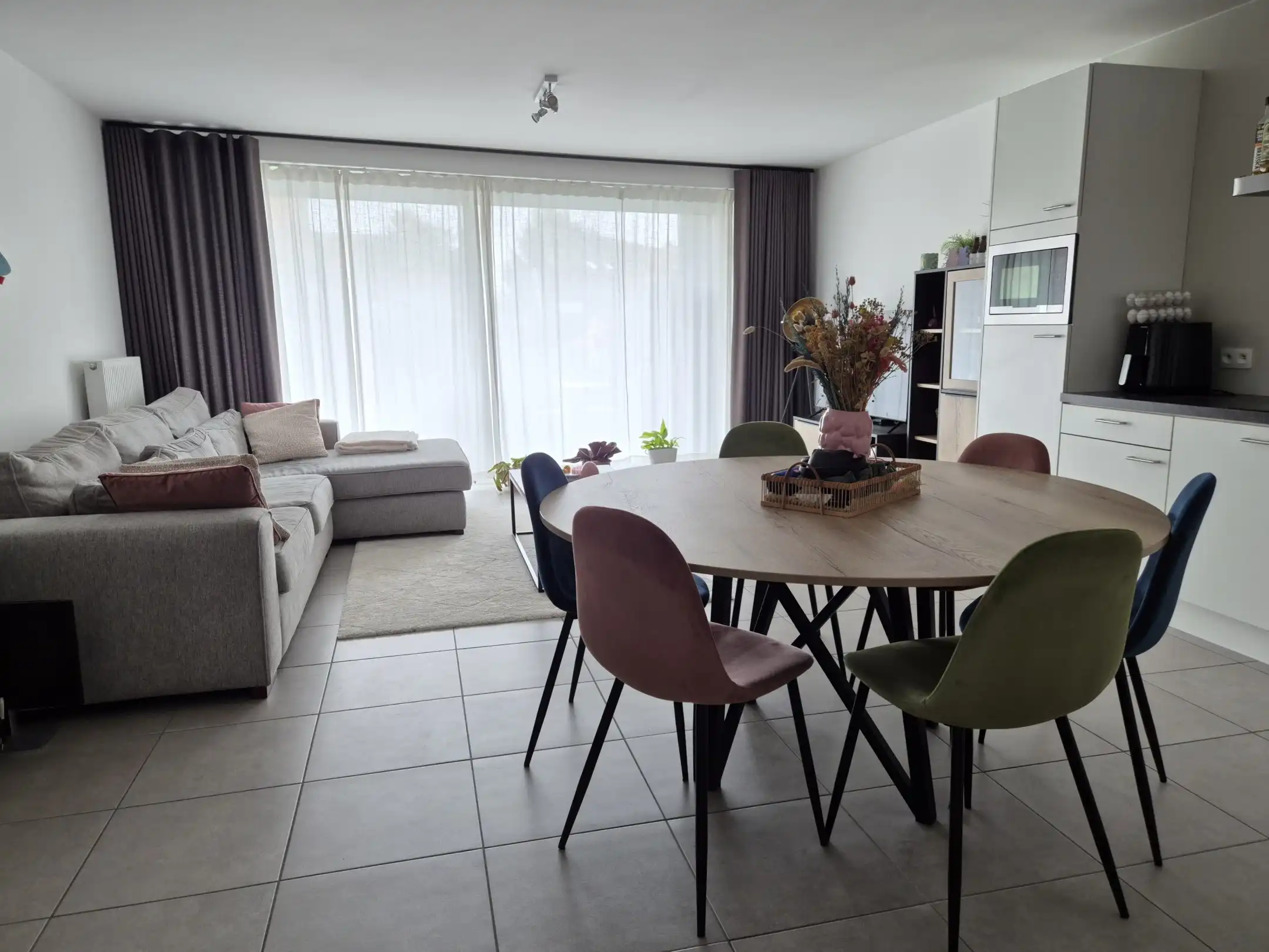 Appartement met 1 slaapkamer en terras. foto 4