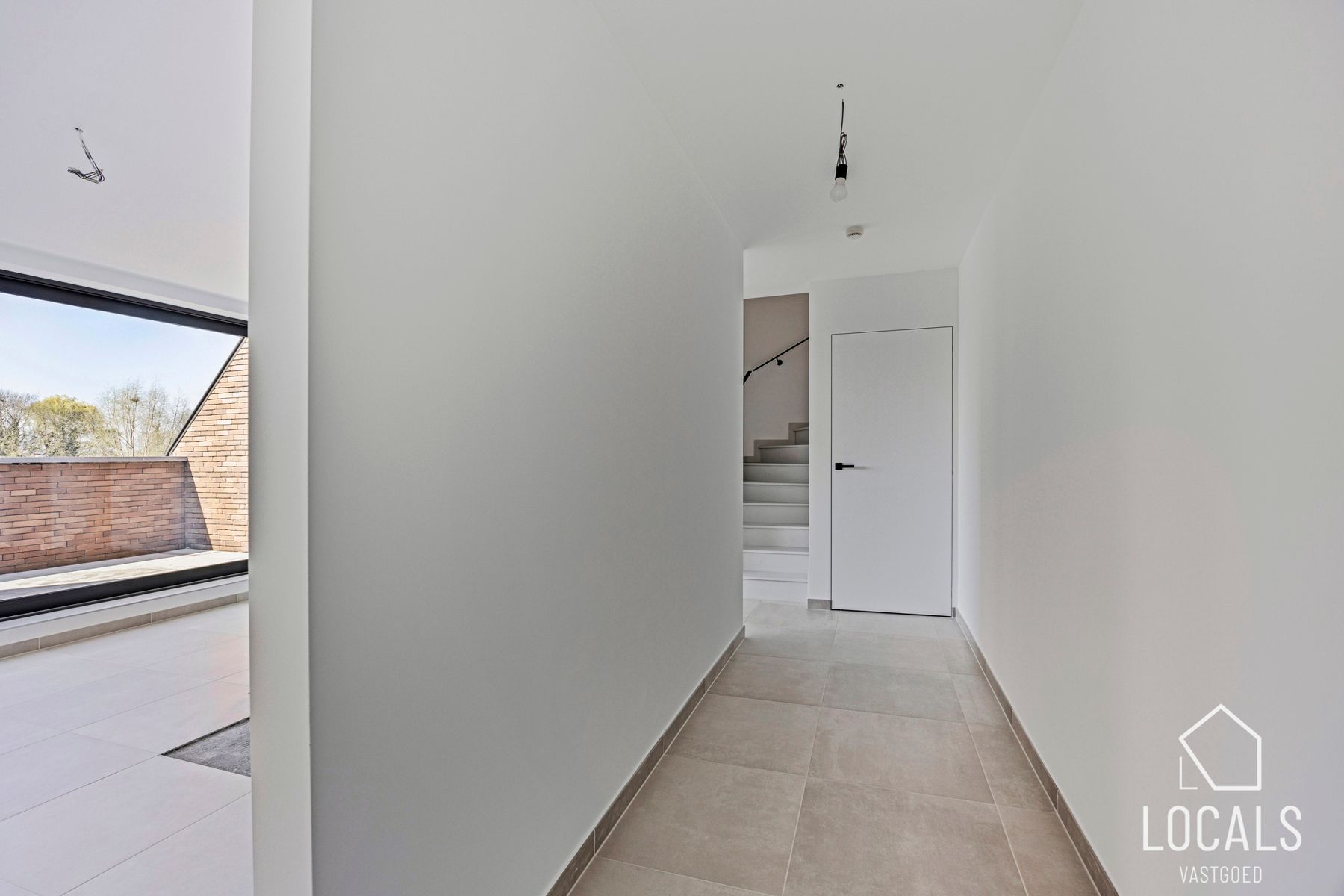 Modern en ruim duplexappartement met zonnig terras foto 9