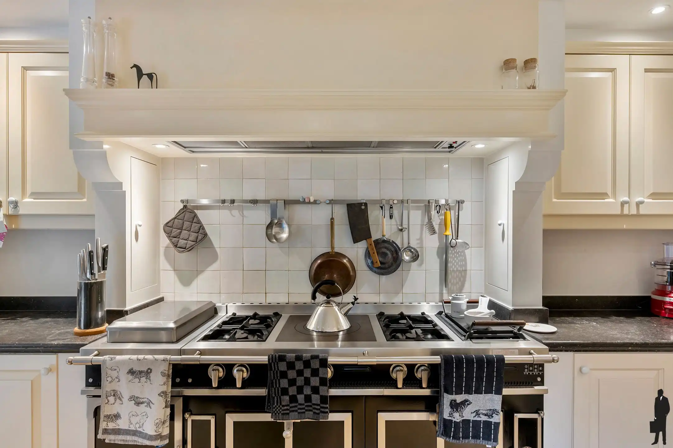 Topgelegen villa met zwembad en paddock!  foto 15