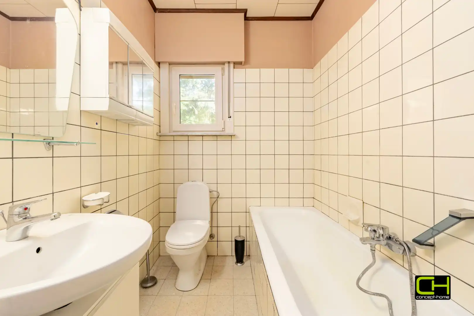 Knusse bungalow op een mooi perceel grond, rustig gelegen met zicht op groen. foto 15