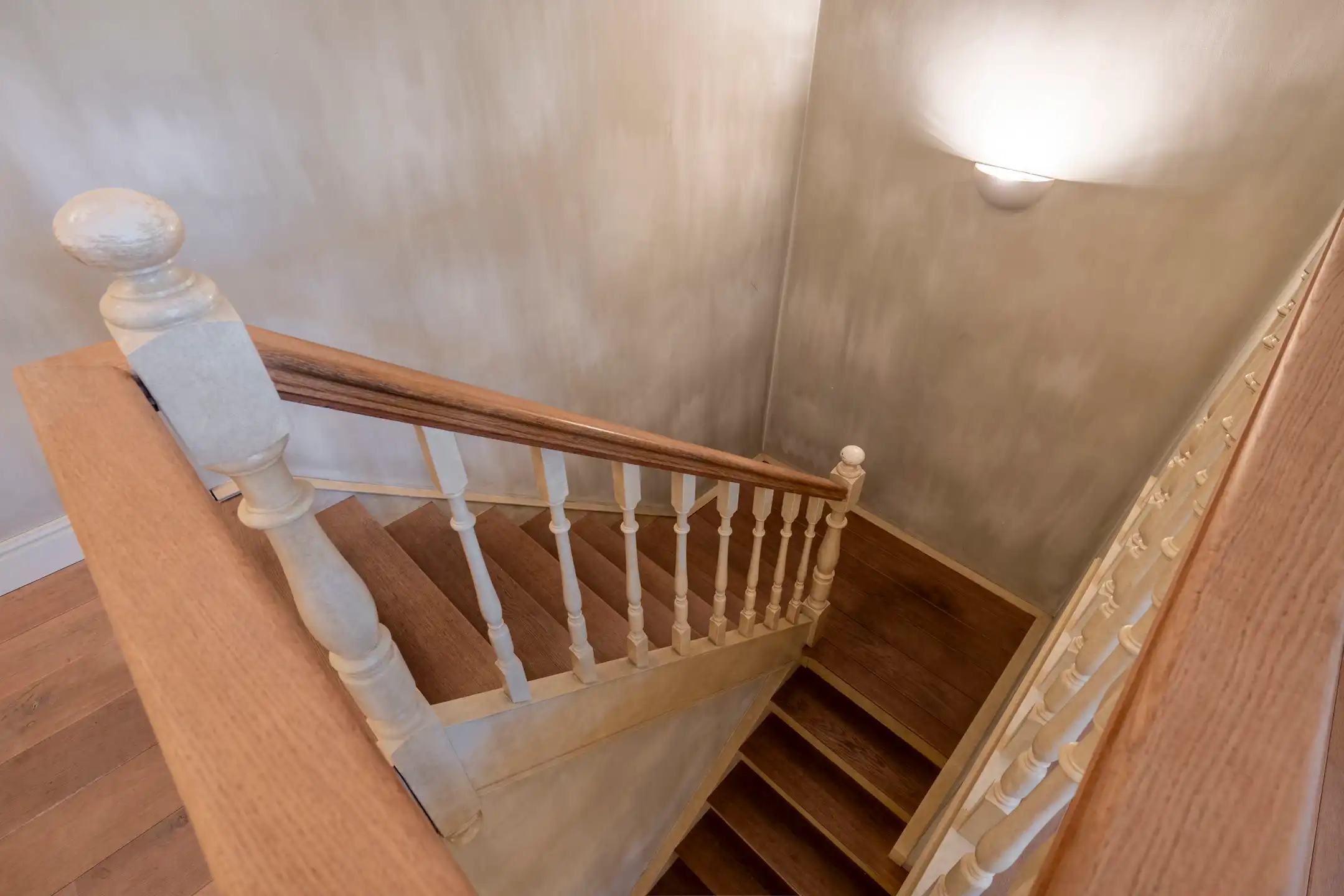 Ruime "manoir villa" gelegen in het gegeerde Hertebos te 's Gravenwezel. foto 34