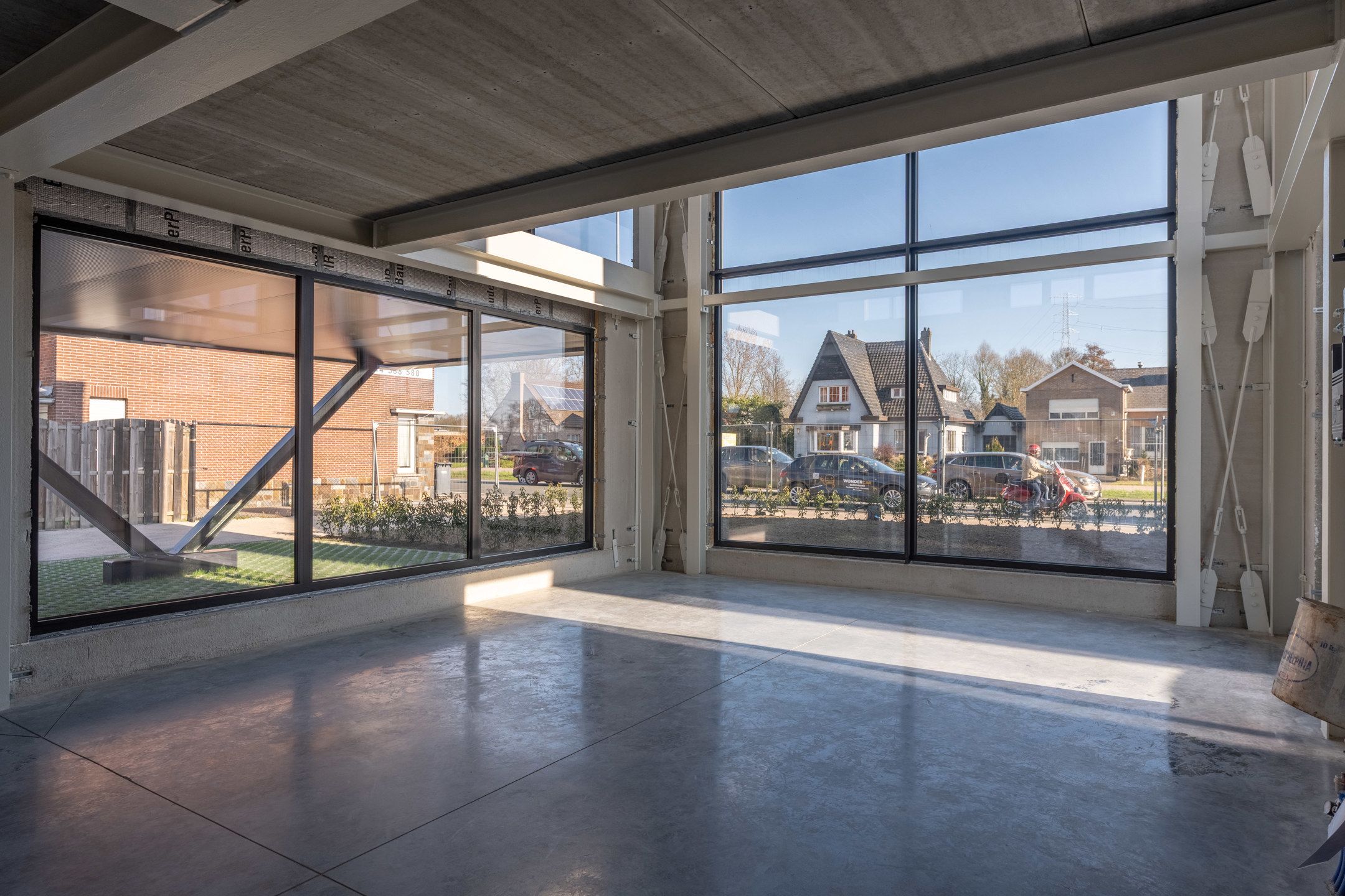 Nieuw handelspand van 245 m² met 5 pp op perceel van 605 m² foto 12