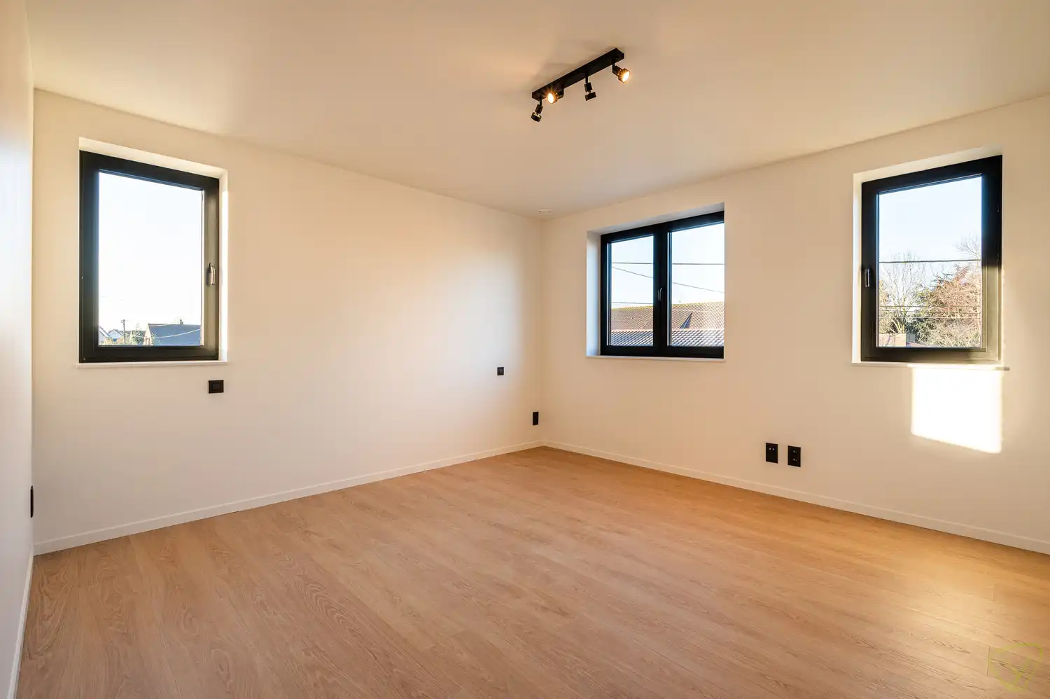 Uitzonderlijke woning te huur te Maldegem met een superieure afwerking. foto 9