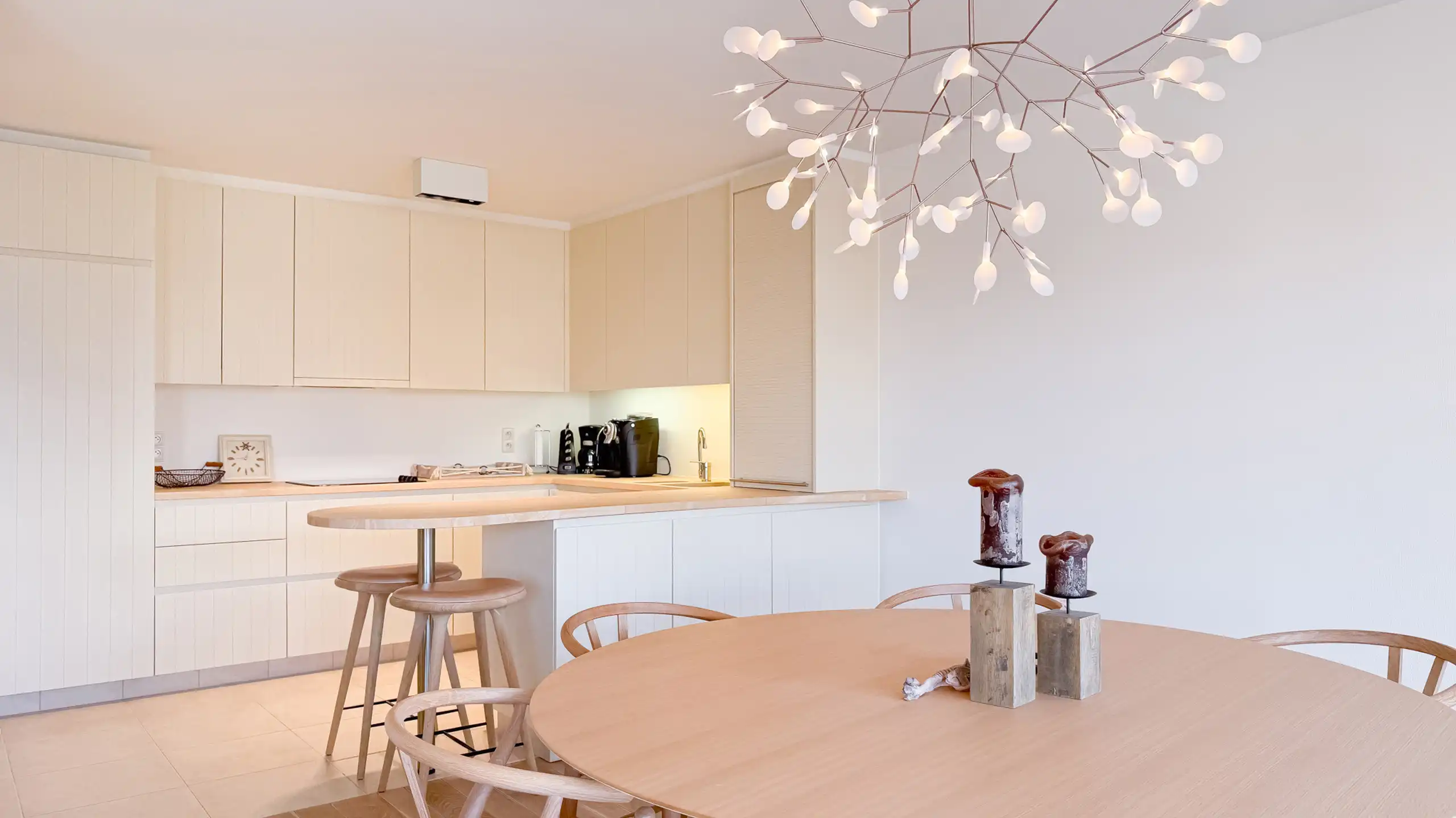 Lichtrijk appartement met terras en zeezicht in Duinbergen foto 11