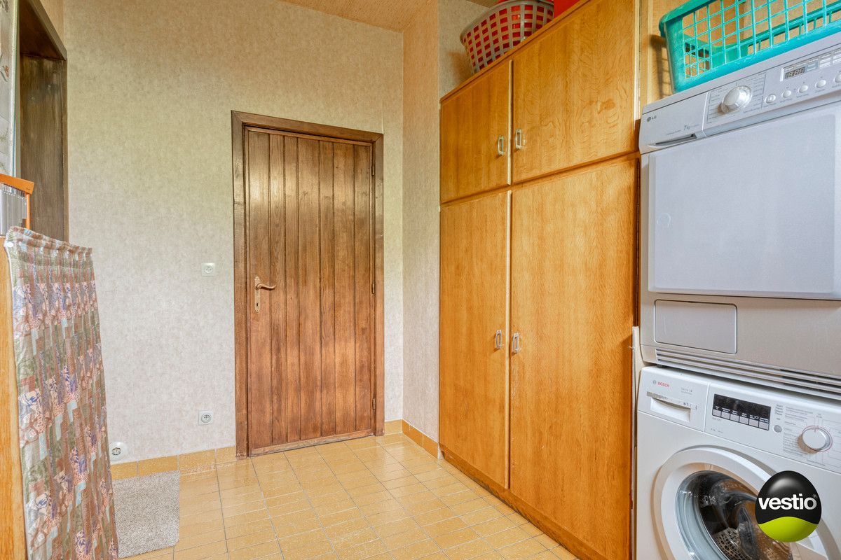 RUIME RESIDENTIEEL GELEGEN VILLA OP 46A89CA NABIJ CENTRUM BILZEN. foto 21