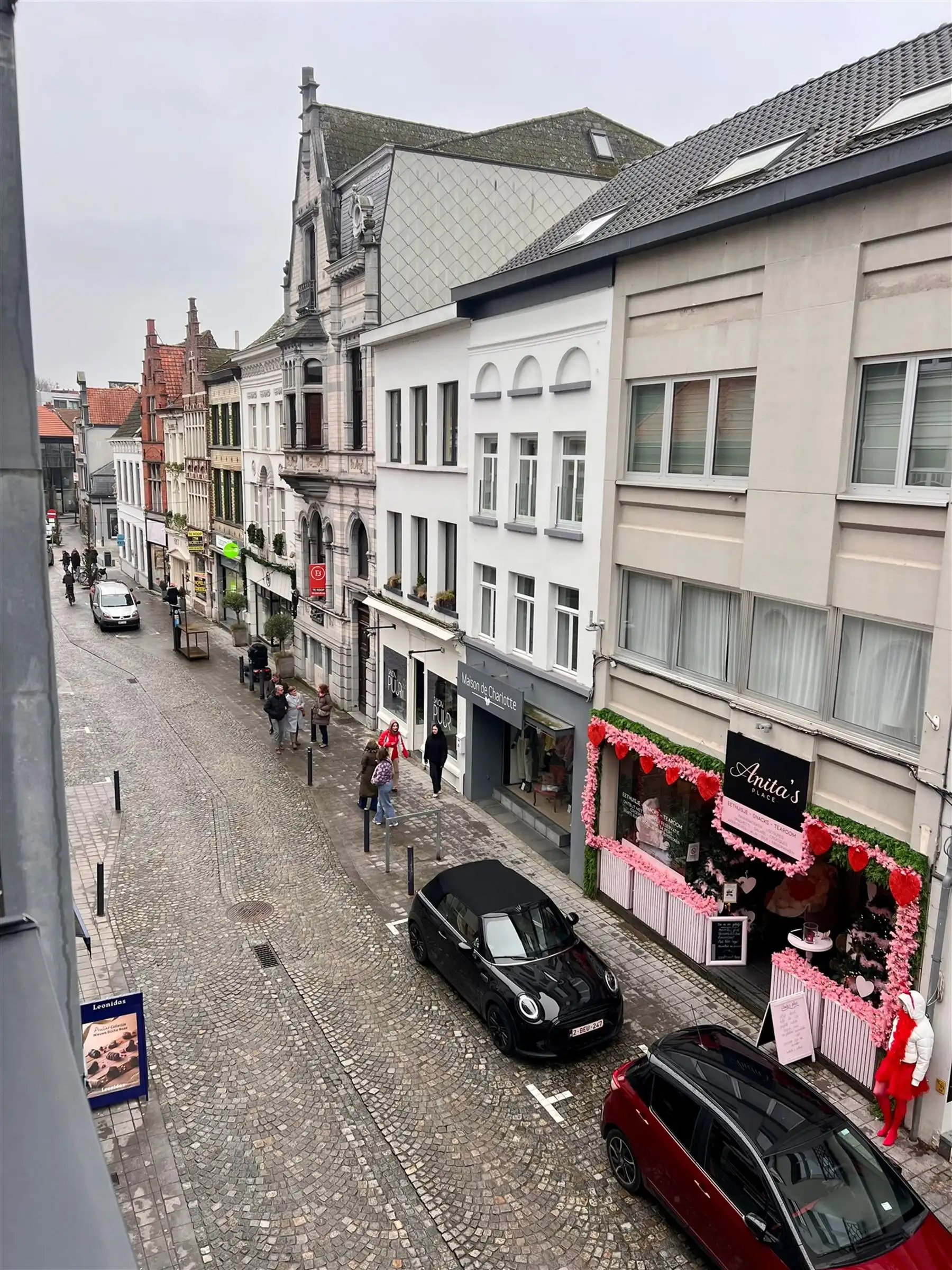 Opgefrist, praktisch en centraal gelegen appartement foto 10