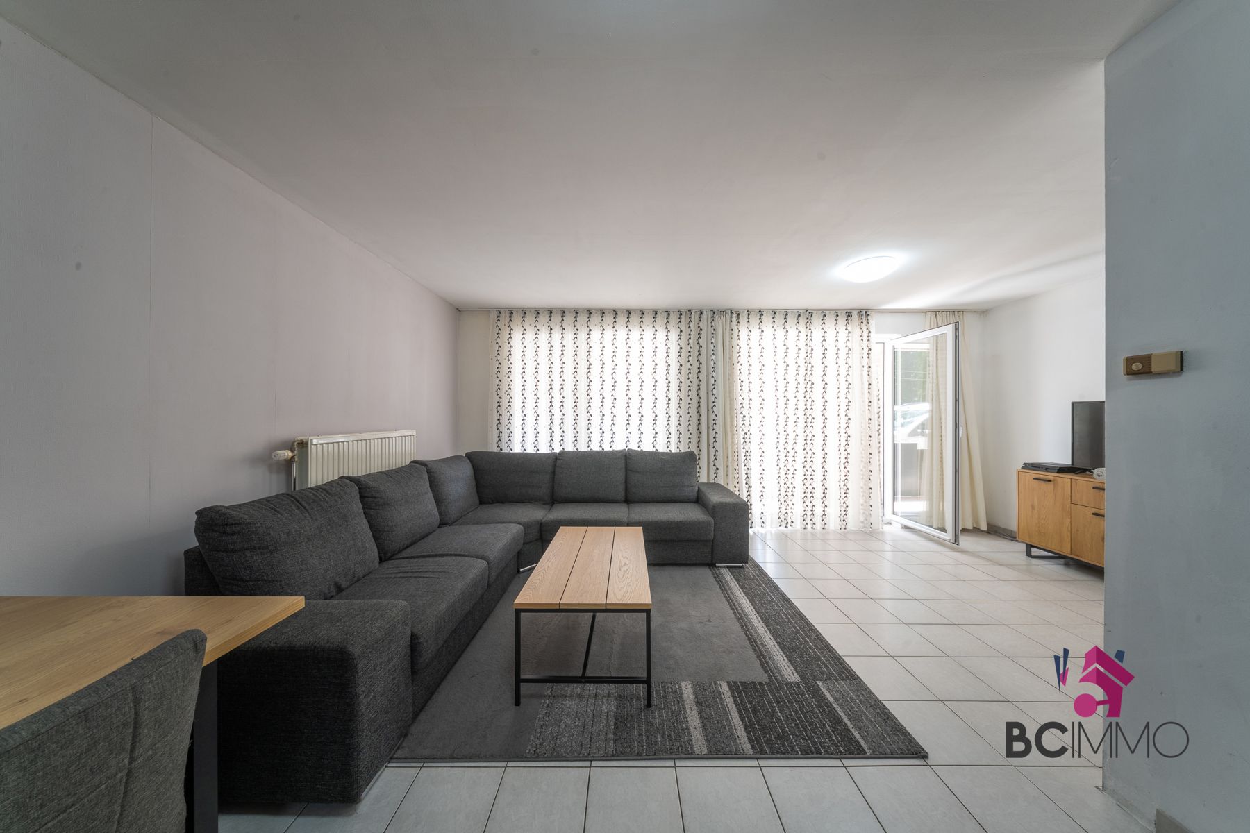 Gelijkvloers appartement met terras te koop in Genk foto 2
