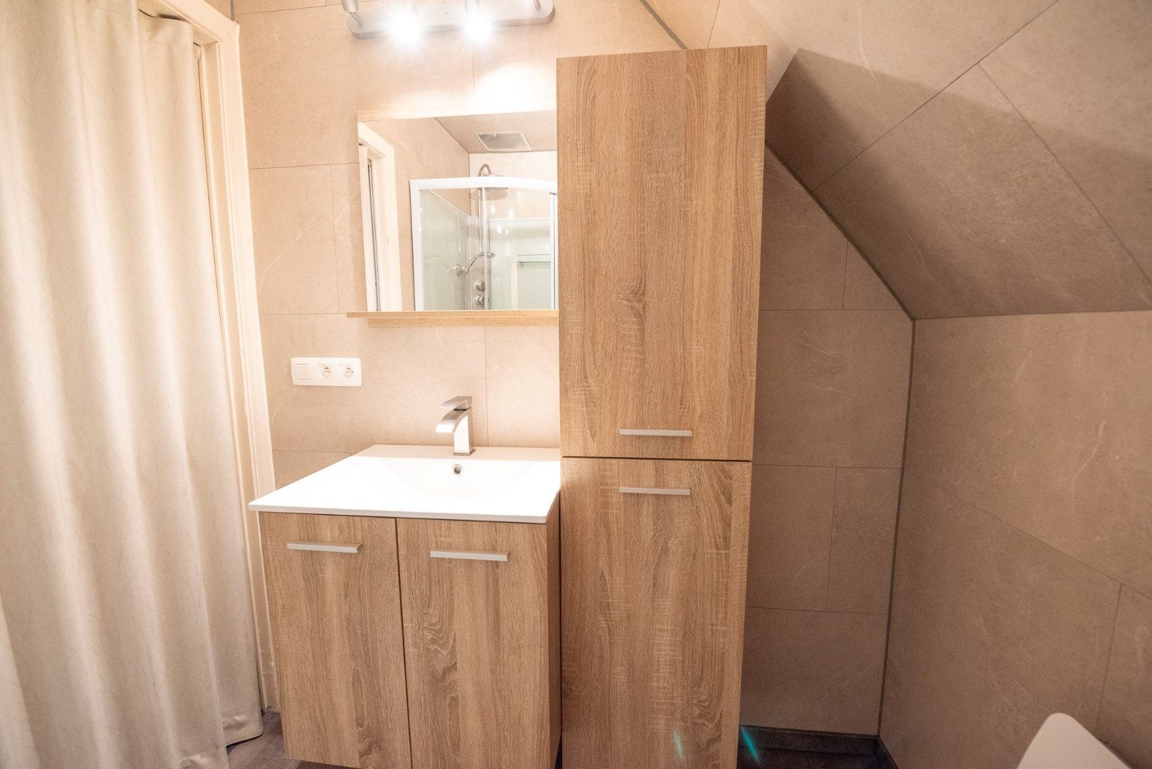 Proper onderhouden woning met 3 slaapkamers en ruimte tuin te huur in Zulte foto 13