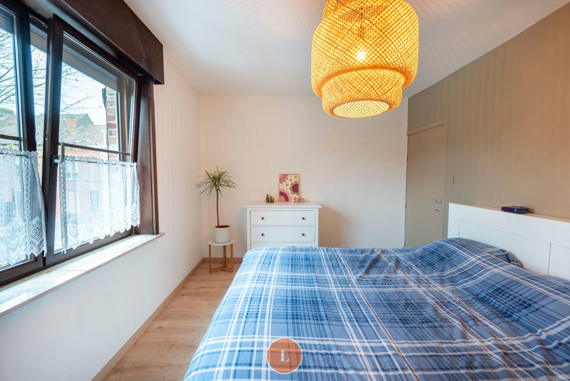 Ruime woning met meer dan 4 slaapkamers en garage foto 14