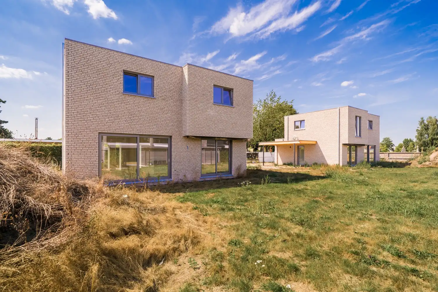 Energiezuinige nieuwbouwwoning met 3 slaapkamers en carport op een rustige locatie foto {{pictureIndex}}