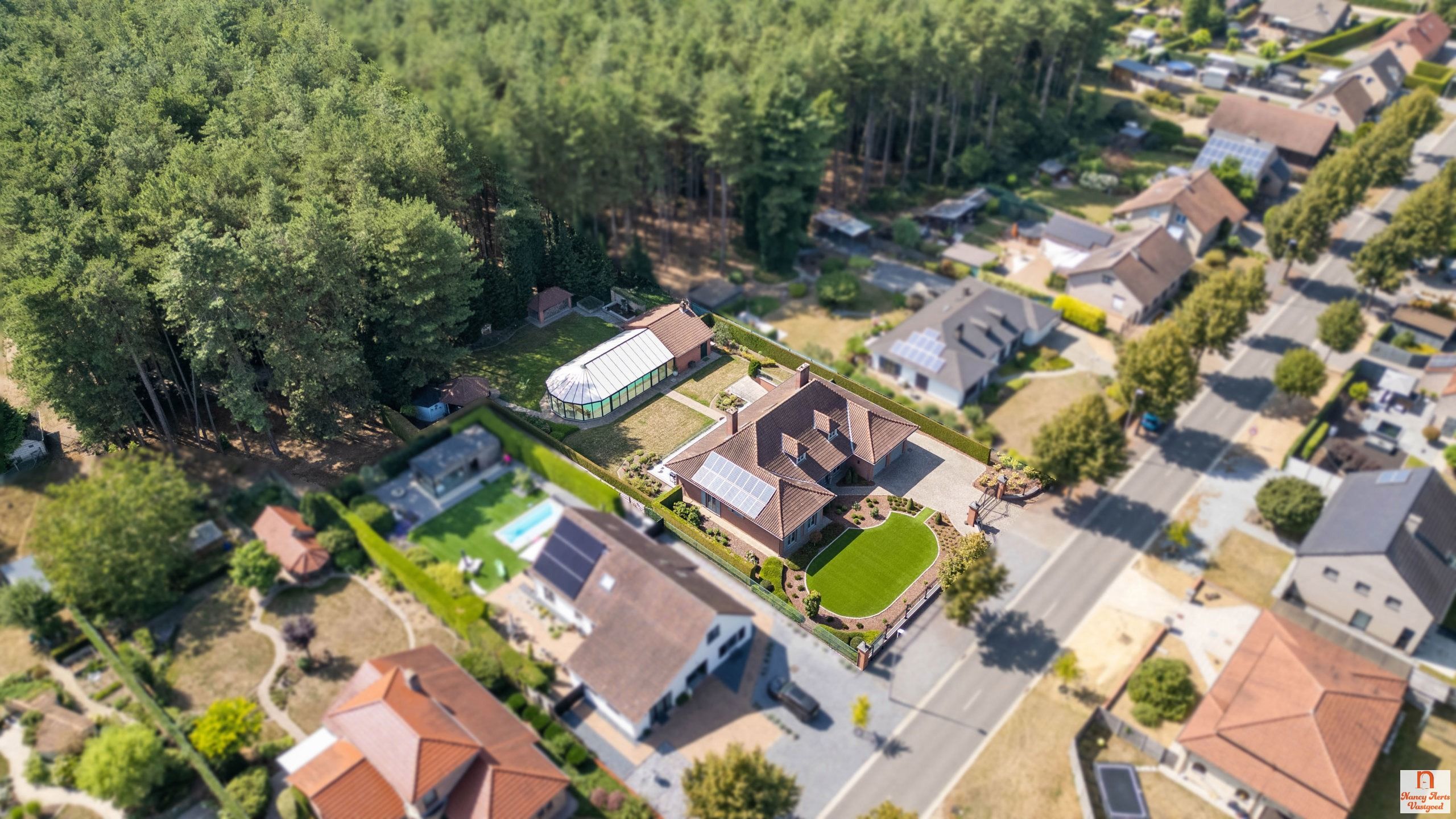 Luxueuze villa met overdekt zwembad, bos en weiland foto 63