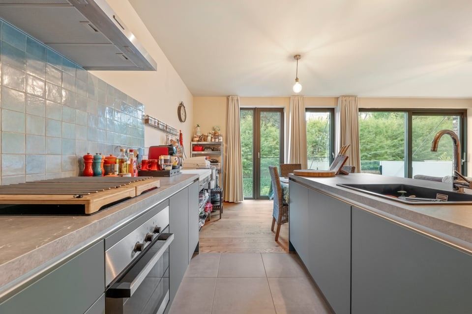 MODERN, KWALITATIEF EN LICHTRIJK APPARTEMENT MET UNIEK STUKJE DESIGN IN HARTJE TONGEREN foto 6