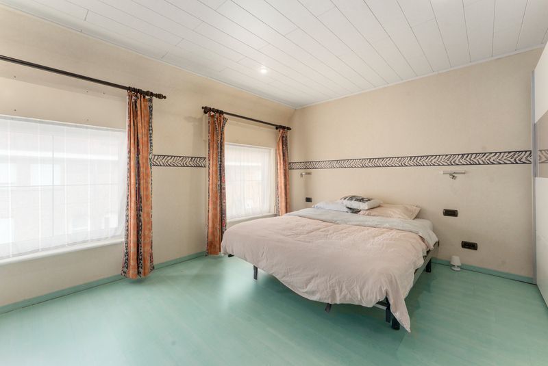 Roeselare : Instapklare, gerenoveerde rijwoning in hartje Roeselare! foto 10