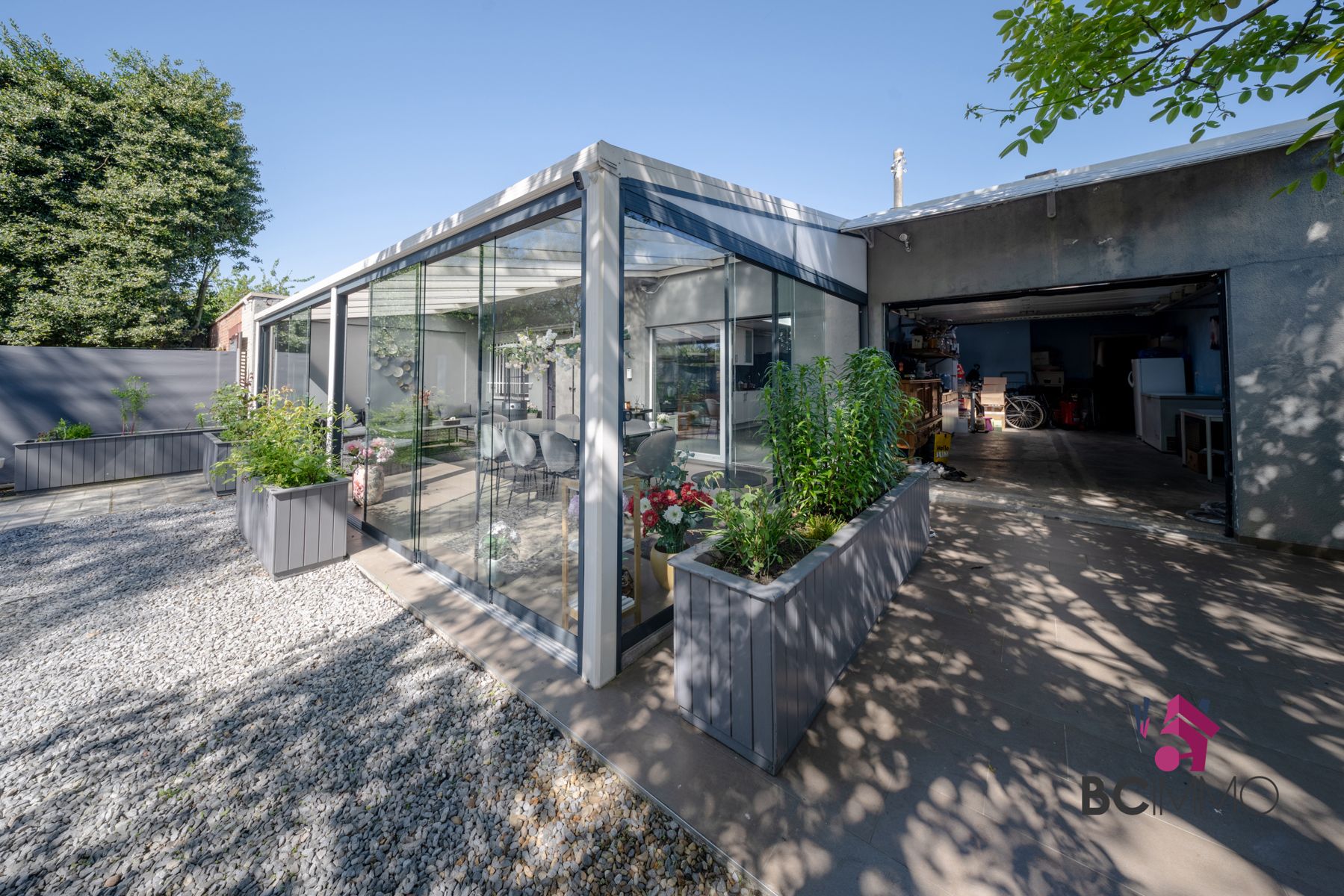 Instapklare gelijkvloerse woning met 3 slaapkamers, 2 badkamers, veranda en tuin foto 5