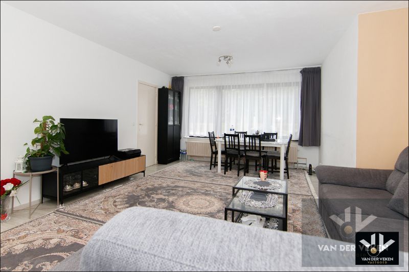 Gerenoveerd appartement met 2 slaapkamers inclusief ruime autostaanplaats in charmante stad Diest foto 3