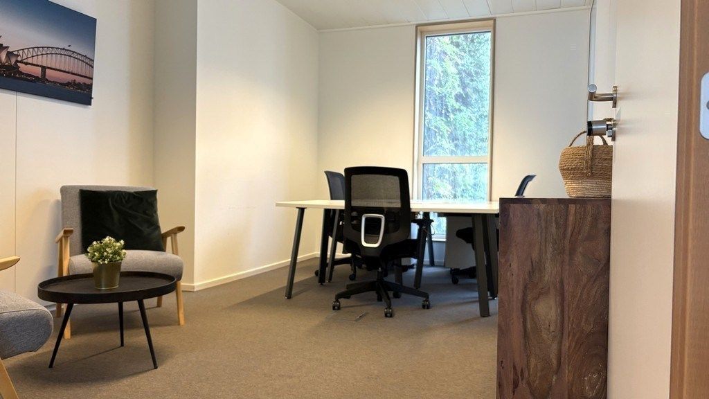 Gemeubelde kantoorruimte in MC-SQUARE Gent foto 4