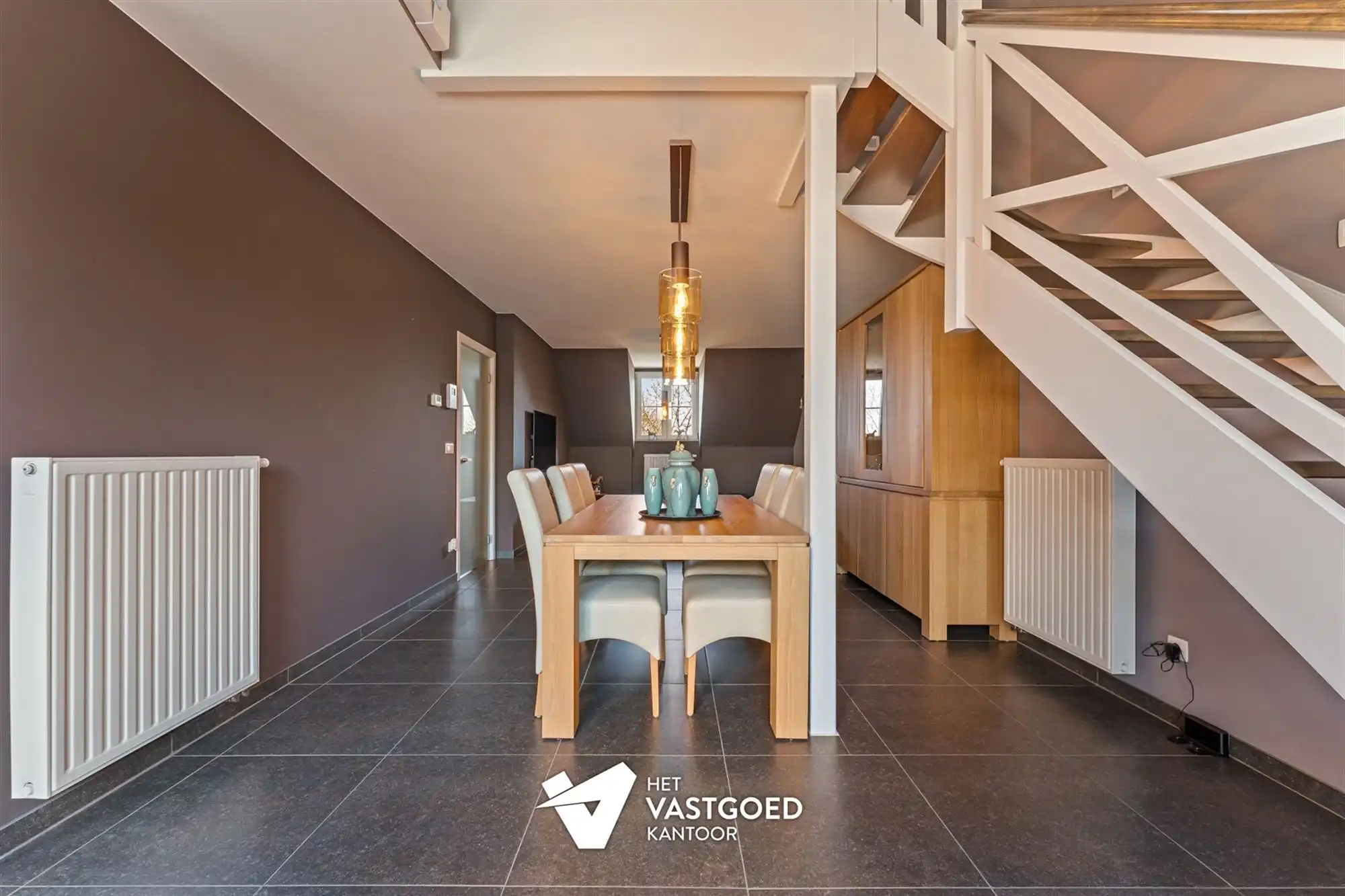 ZEER RUIM DUPLEX APPARTEMENT (158M²) MET 3 SLAAPKAMERS EN ONDERGRONDSE STAANPLAATS MET BERGING TE TESSENDERLO foto 10