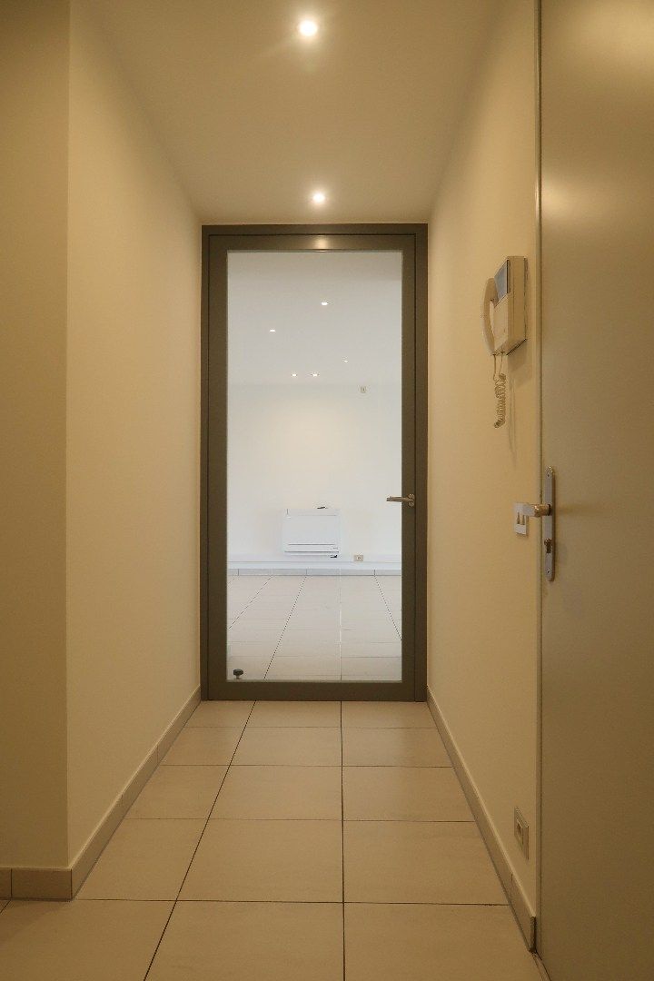 Ruim instapklaar appartement met 2 slaapkamers en 3 terrassen nabij het centrum van Roeselare foto 14