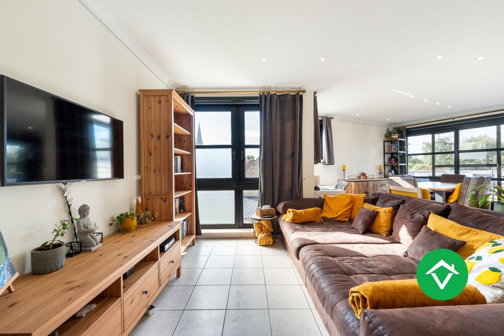 Instapklaar appartement met 3 slaapkamers en garage  foto 8