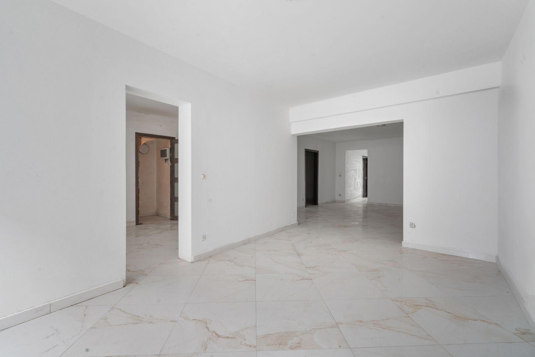 Gelijkvloers appartement 152 m² met tuin van 60 m² foto 3