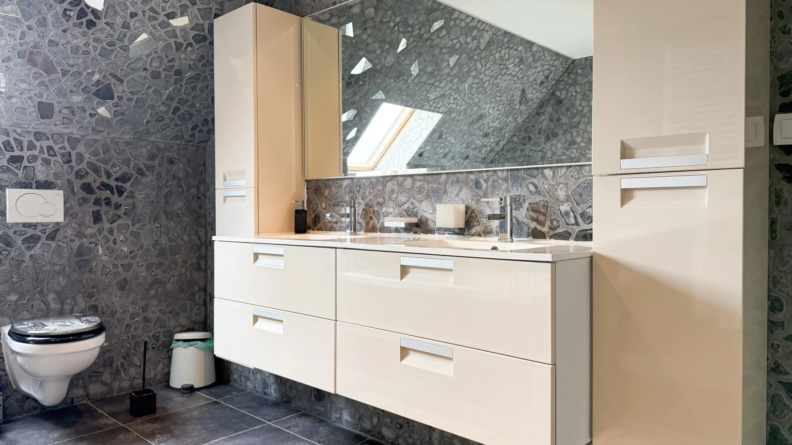 Ruim energiezuinig duplex appartement met 3 slaapkamers! foto 25