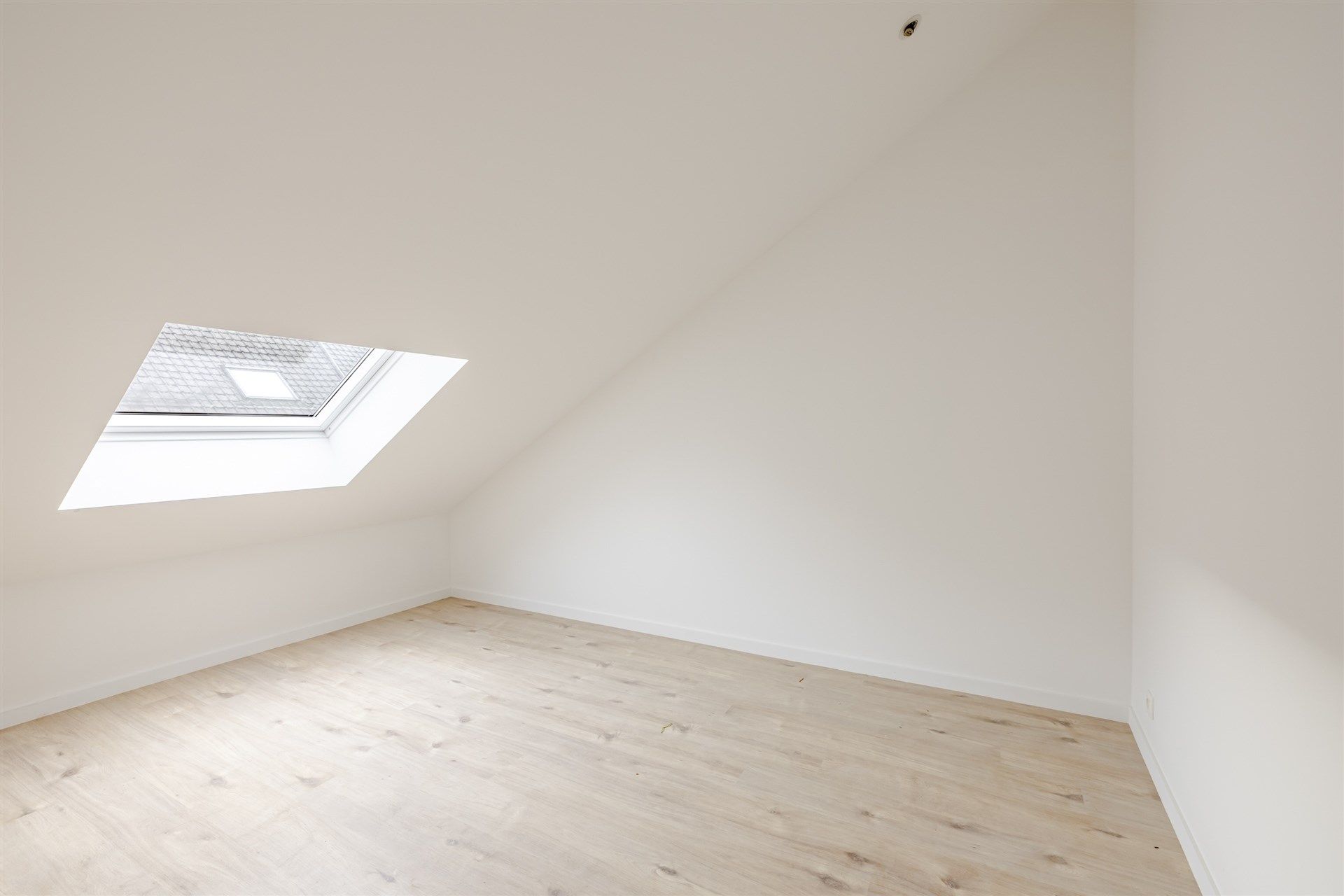 Instapklare woning met 3 slaapkamers en tuin foto 22