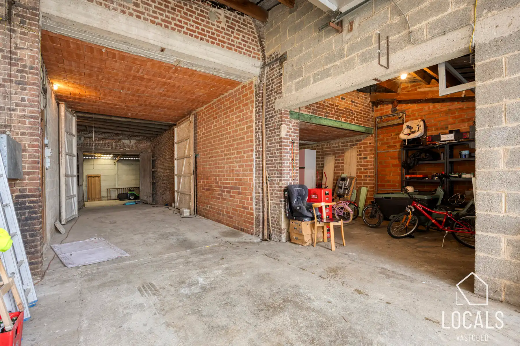 Unieke gezinswoning (open bebouwing) met potentieel! foto 24