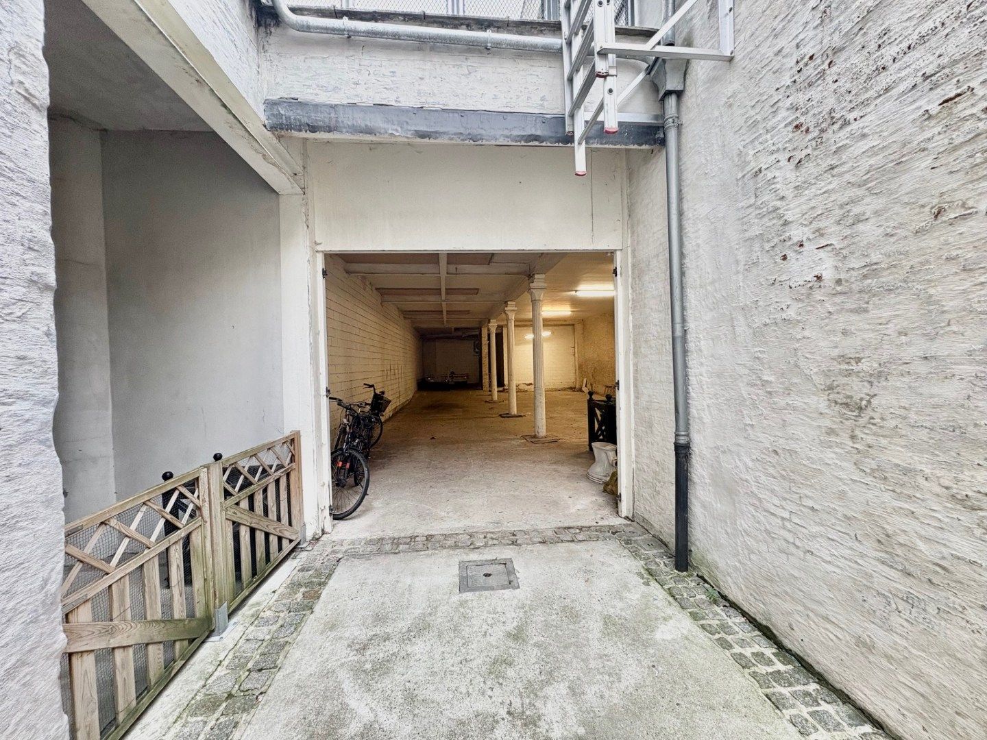 Magazijn te huur in het hart van Mechelen foto 2