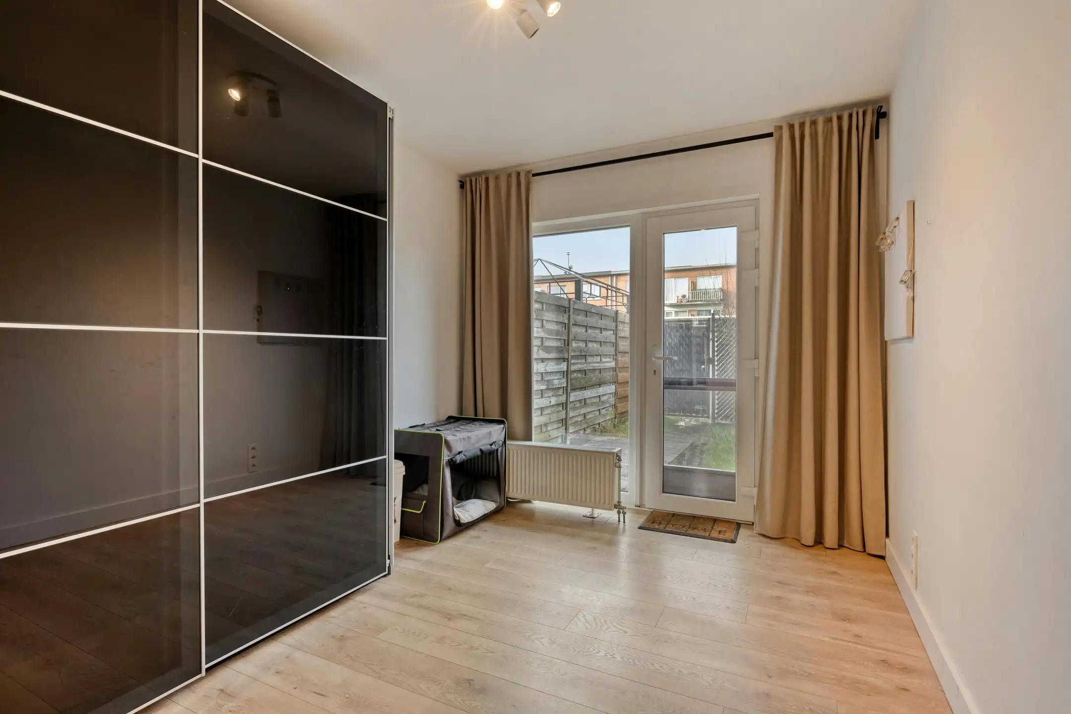 Gelijkvloers appartement met ZW-tuin en garage te koop foto 10