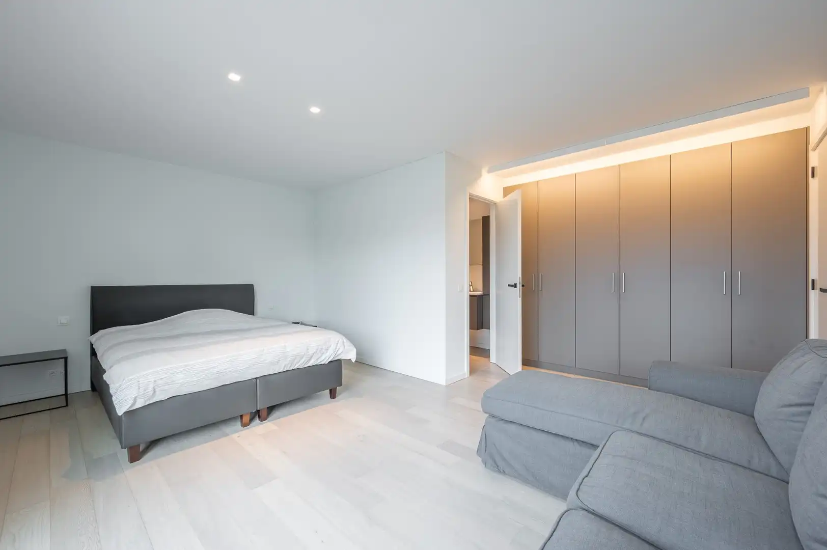 Recente alleenstaande villa centraal gelegen vlakbij het centrum van Knokke. foto 17