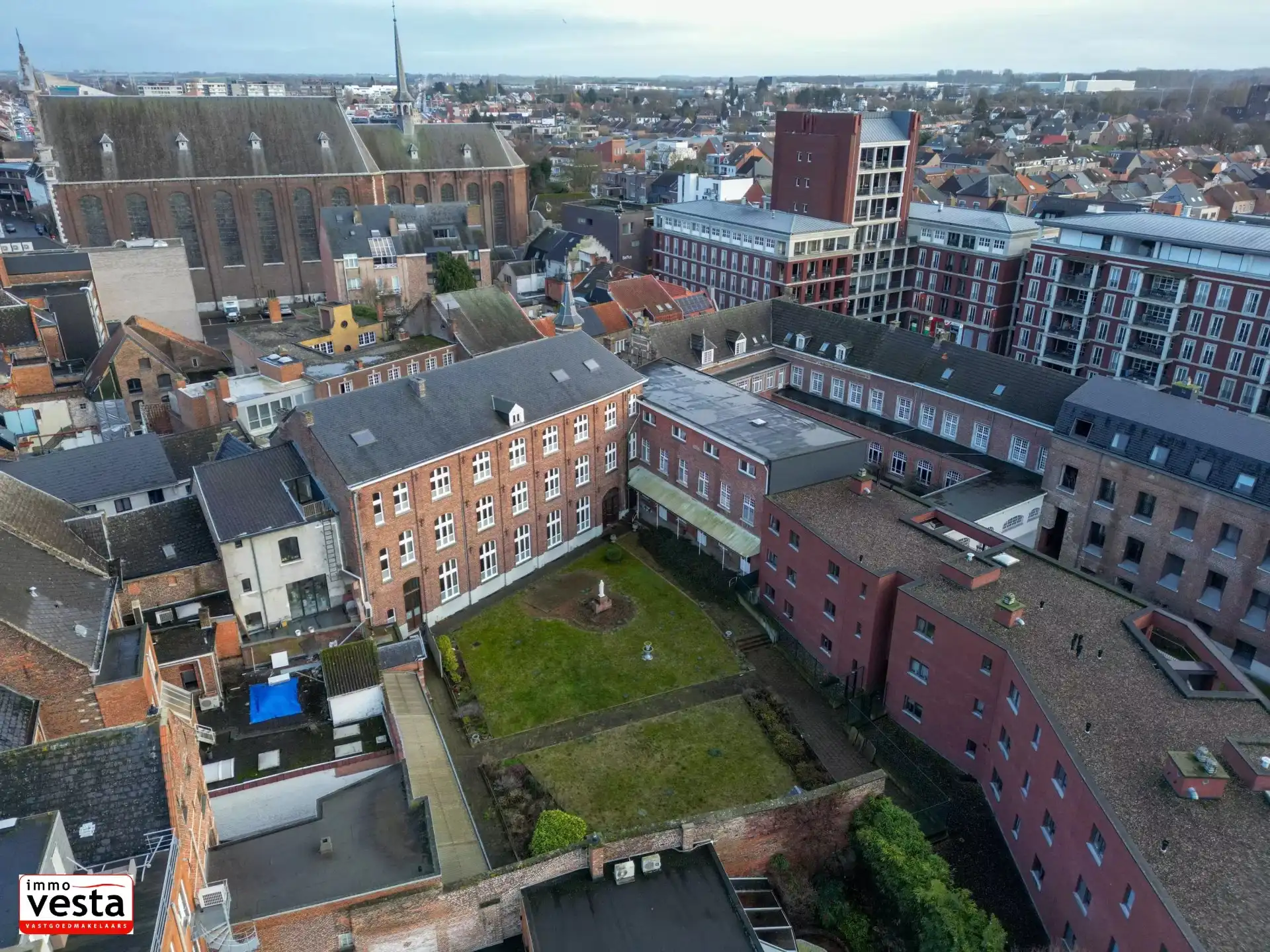 Voormalig klooster met projectpotentieel foto 31