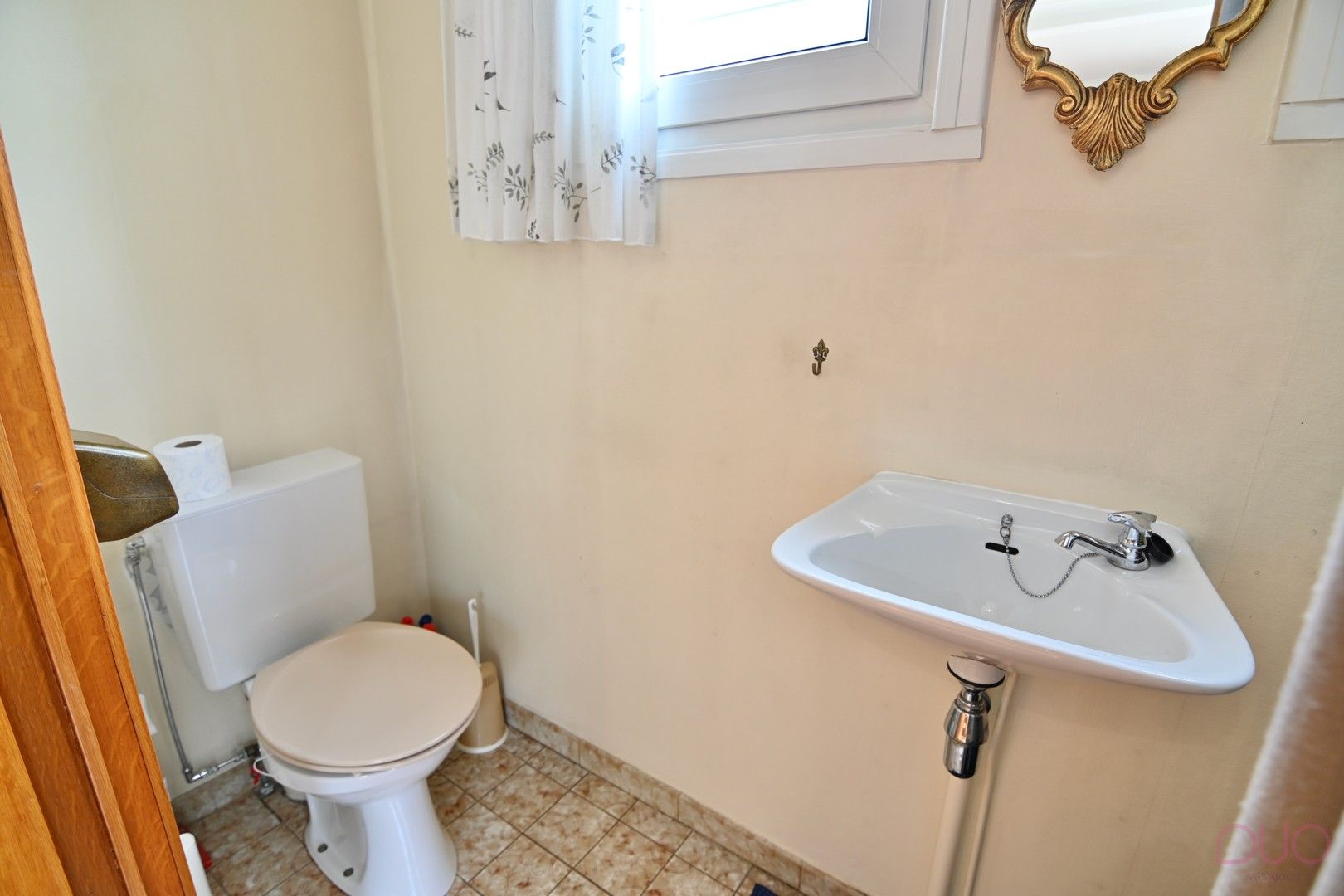 Charmante halfopen gezinswoning nabij het centrum van Sint-Truiden met 2 garages foto 13