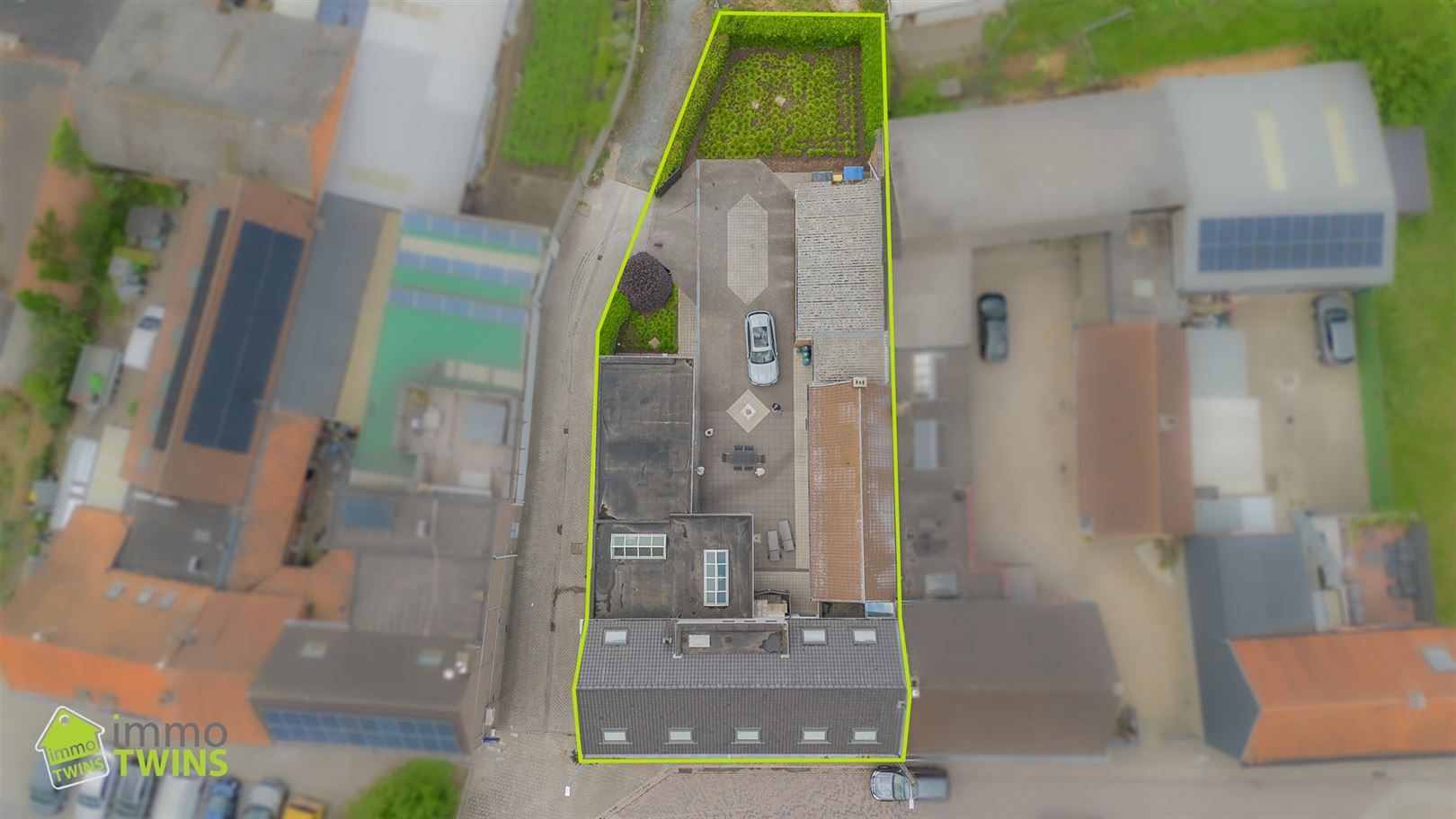 Veelzijdige woning met commerciële ruimte in hartje Zogge foto 2