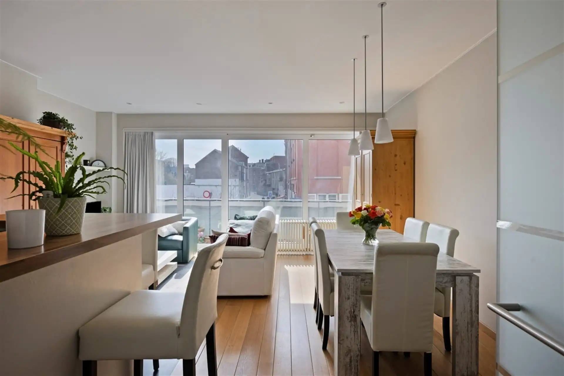 Appartement foto {{pictureIndex}}