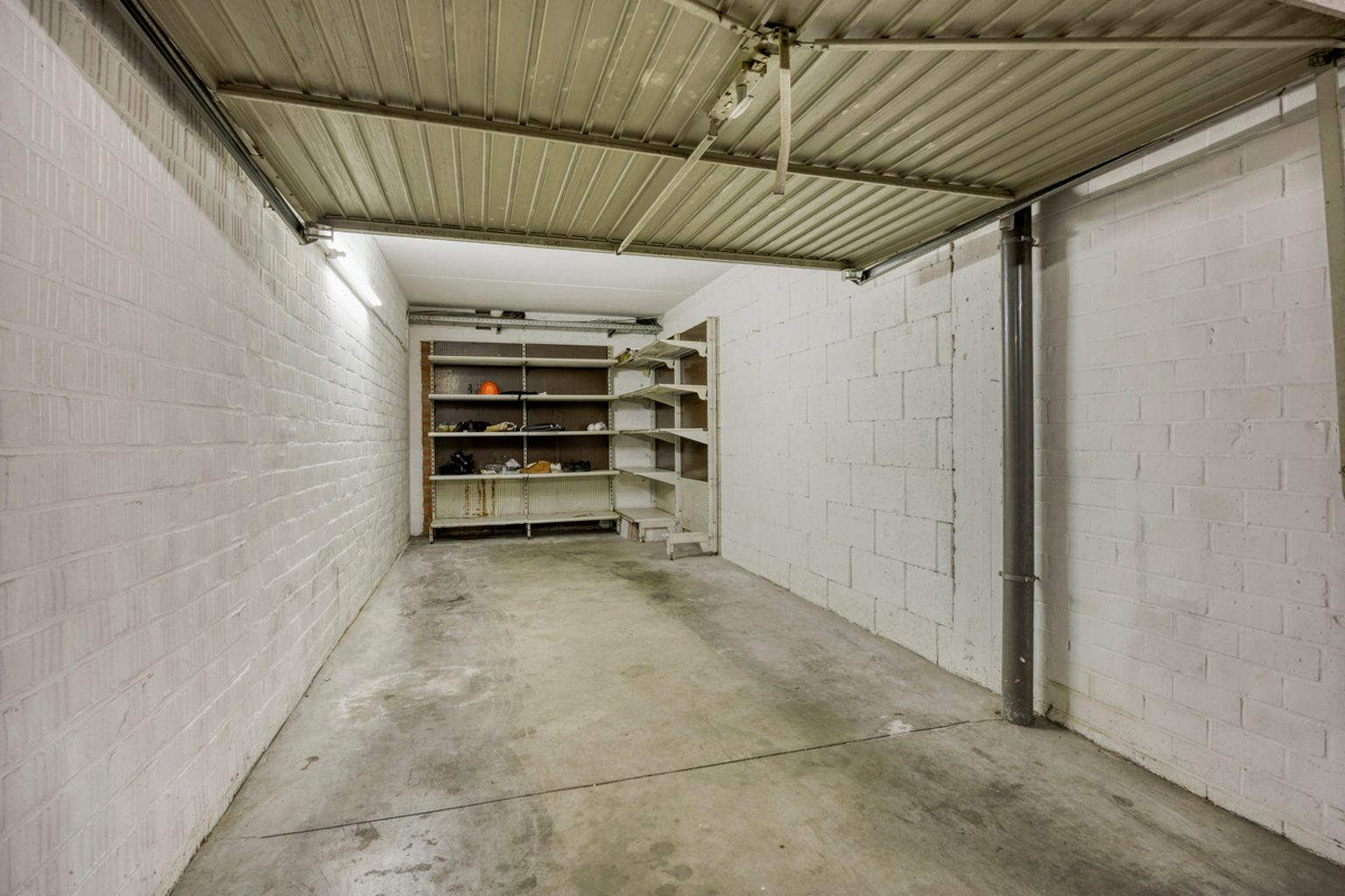 Ruim 3-slaapkamerappartement met garage  foto 19