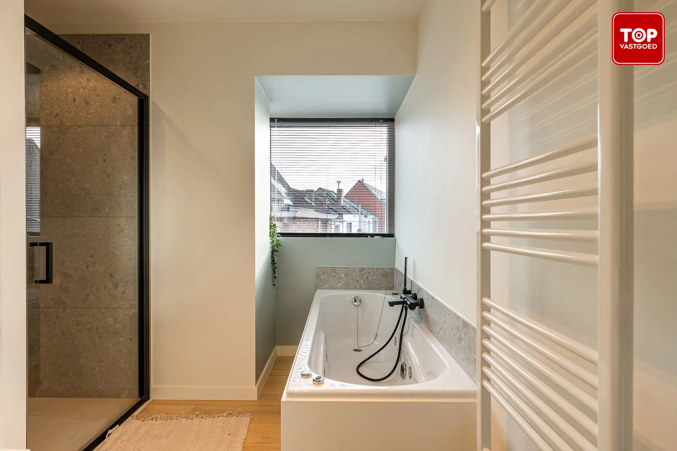 Gerenoveerde, energiezuinige woning op uitstekende locatie foto 17