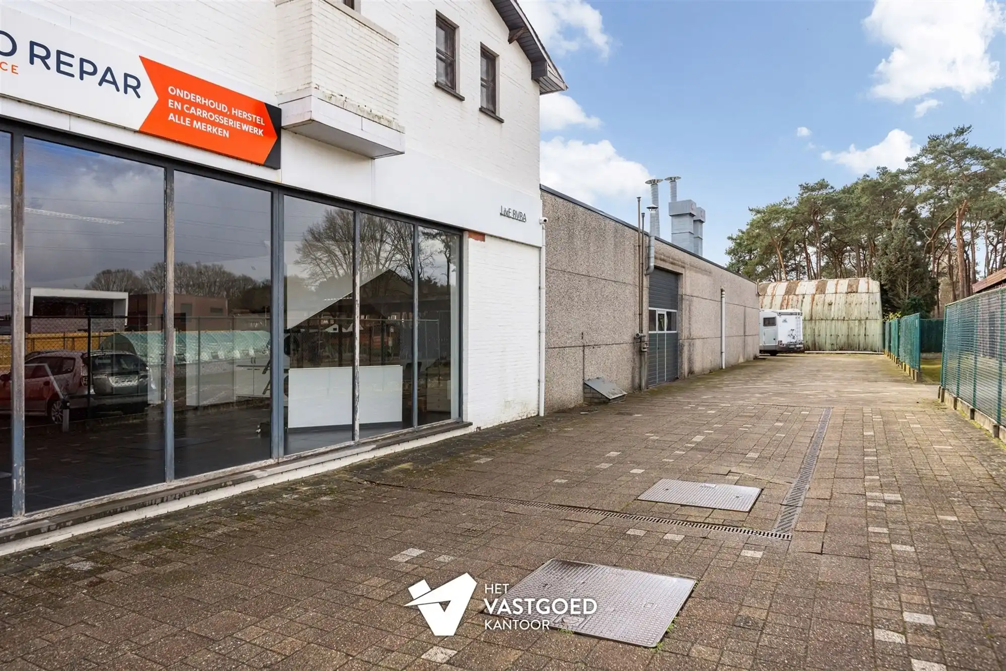 OVER TE NEMEN GARAGE (800M²) EN TANKSTATION GELEGEN OP EEN PERCEEL VAN 2727M² TE HAM foto 11