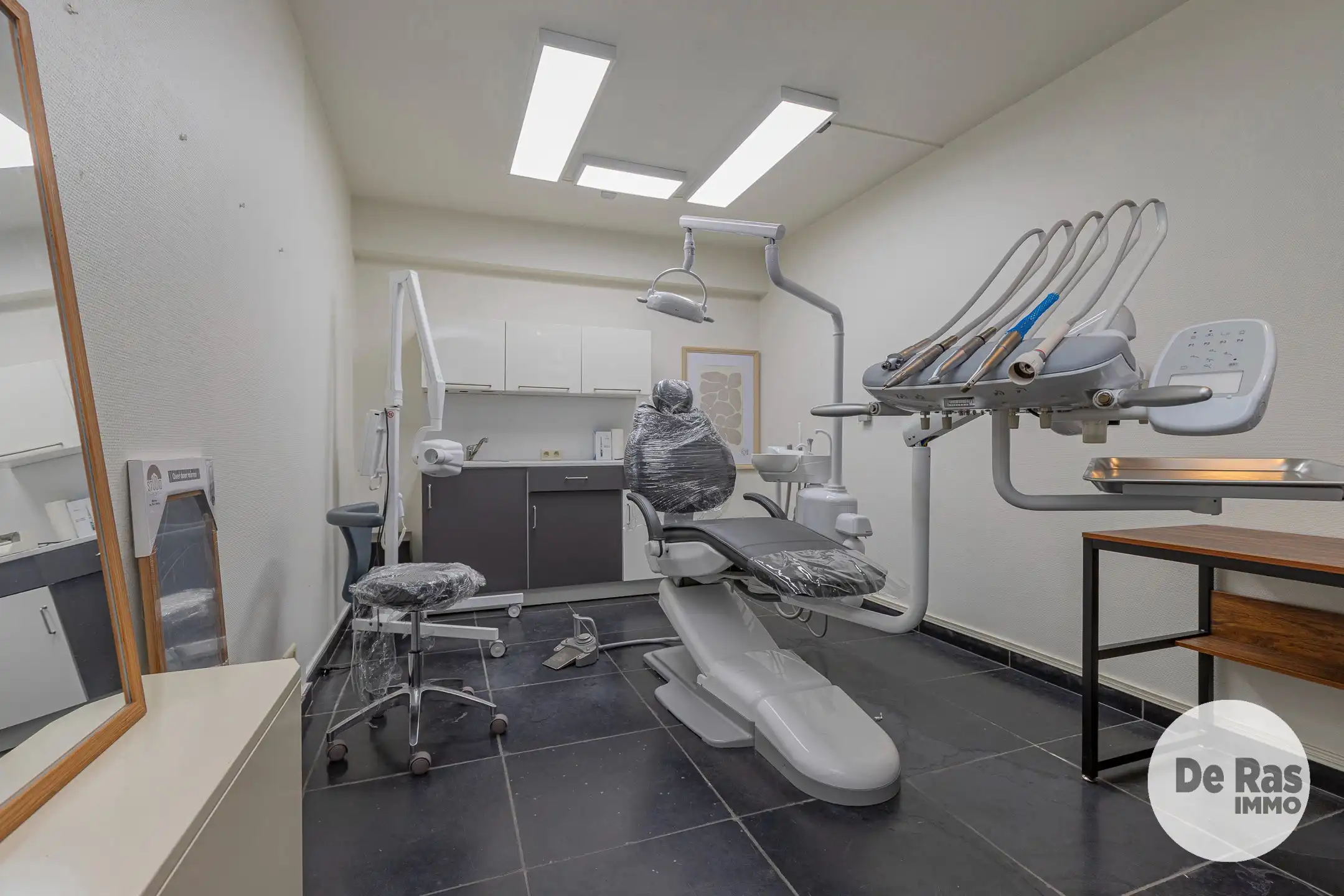 Splinternieuwe tandartspraktijk in centrum–145 m²-3 kabinetten foto 11