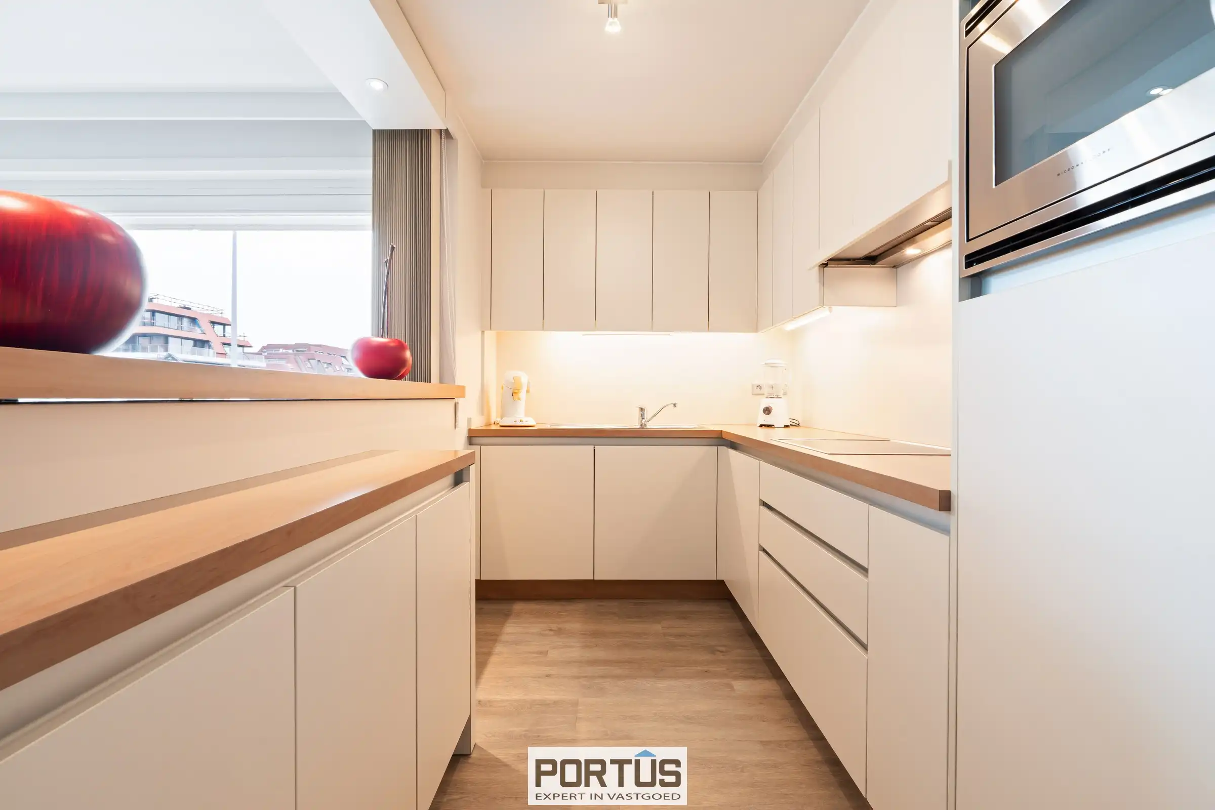 Ruim zonnig hoekappartement te koop te Nieuwpoort foto 3