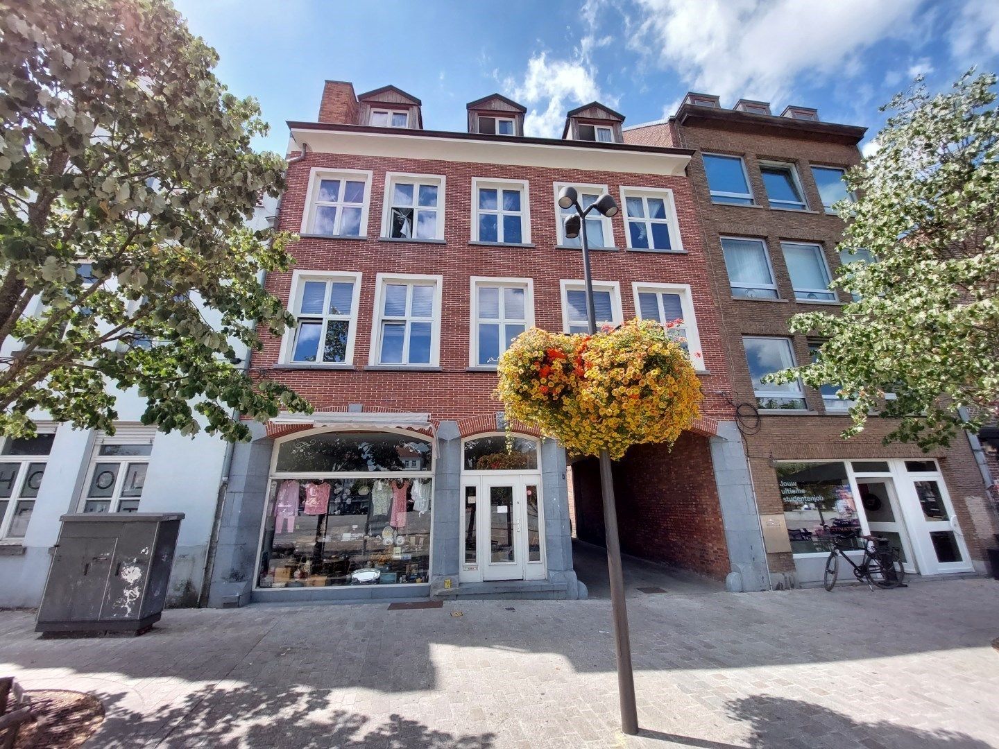 Garagebox nr. 15 foto {{pictureIndex}}