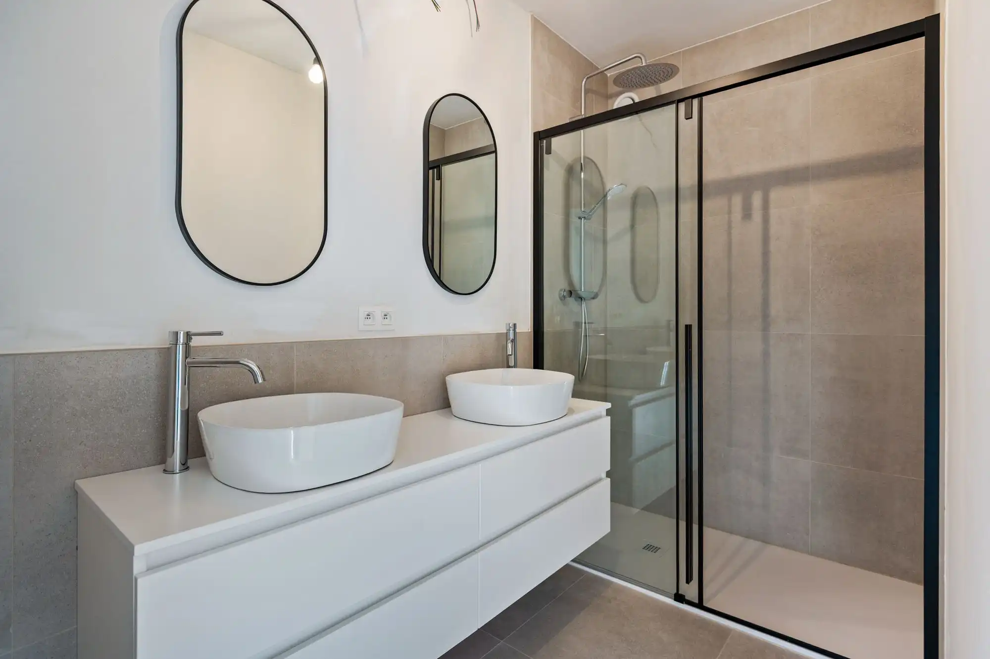 Energiezuinige gezinswoning met garage en zonnige tuin nabij centrum Ekeren! foto 18